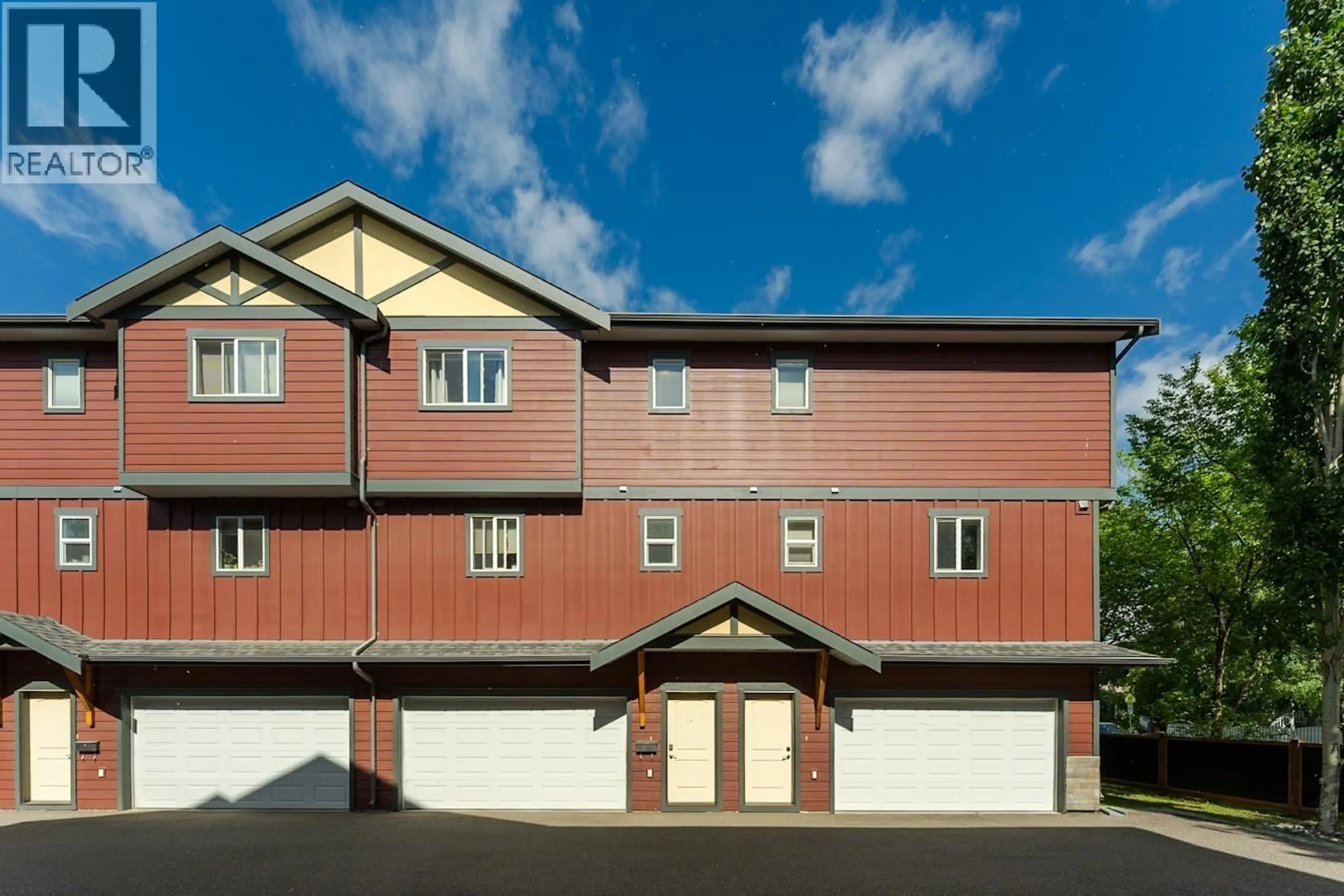 Home with vinyl exterior material, building for 106 - 1699 7TH AVENUE, Prince George British Columbia V2L0C1
