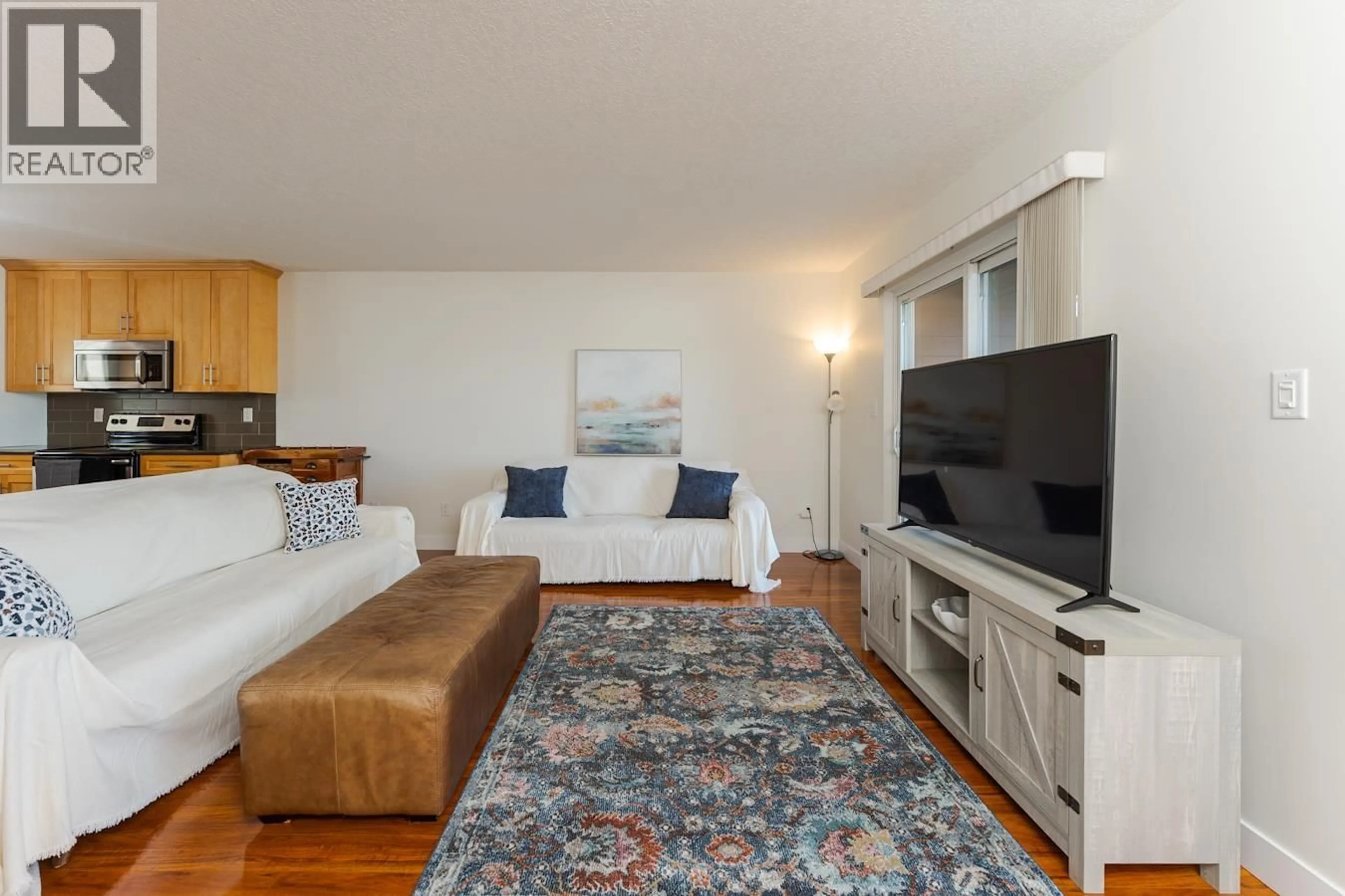 Living room with furniture, unknown for 106 - 1699 7TH AVENUE, Prince George British Columbia V2L0C1