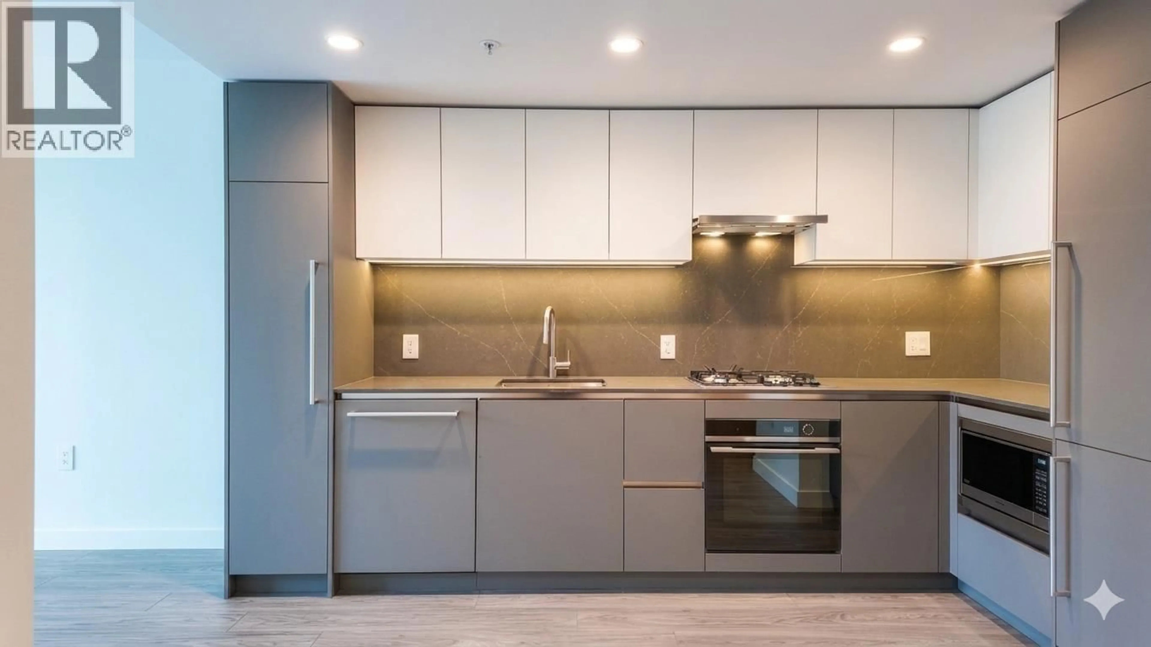 Standard kitchen, unknown for 809 - 2135 SPRINGER AVENUE, Burnaby British Columbia V5B3K4