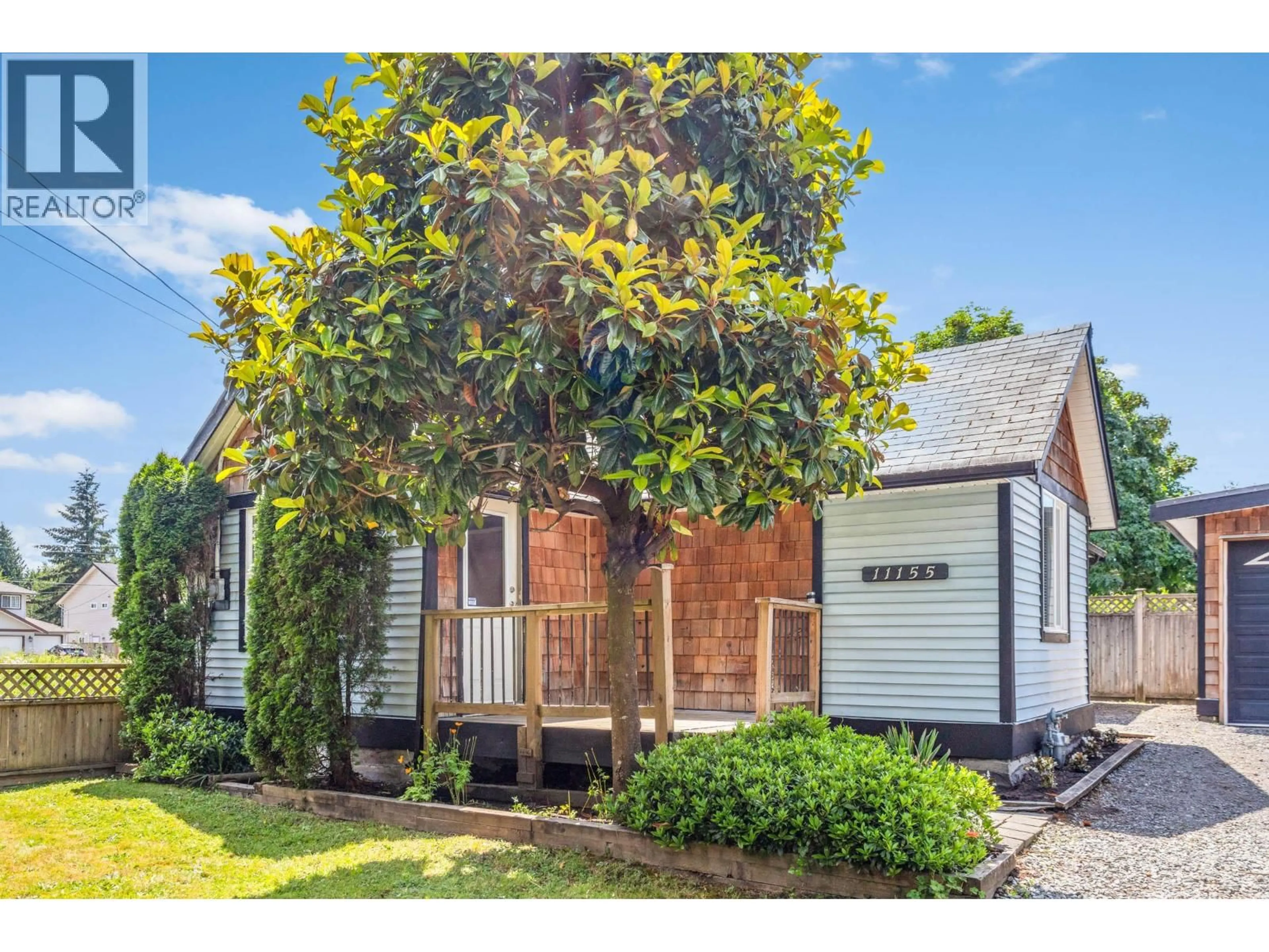 A pic from outside/outdoor area/front of a property/back of a property/a pic from drone, street for 11155 PRINCESS STREET, Maple Ridge British Columbia V2X1M8