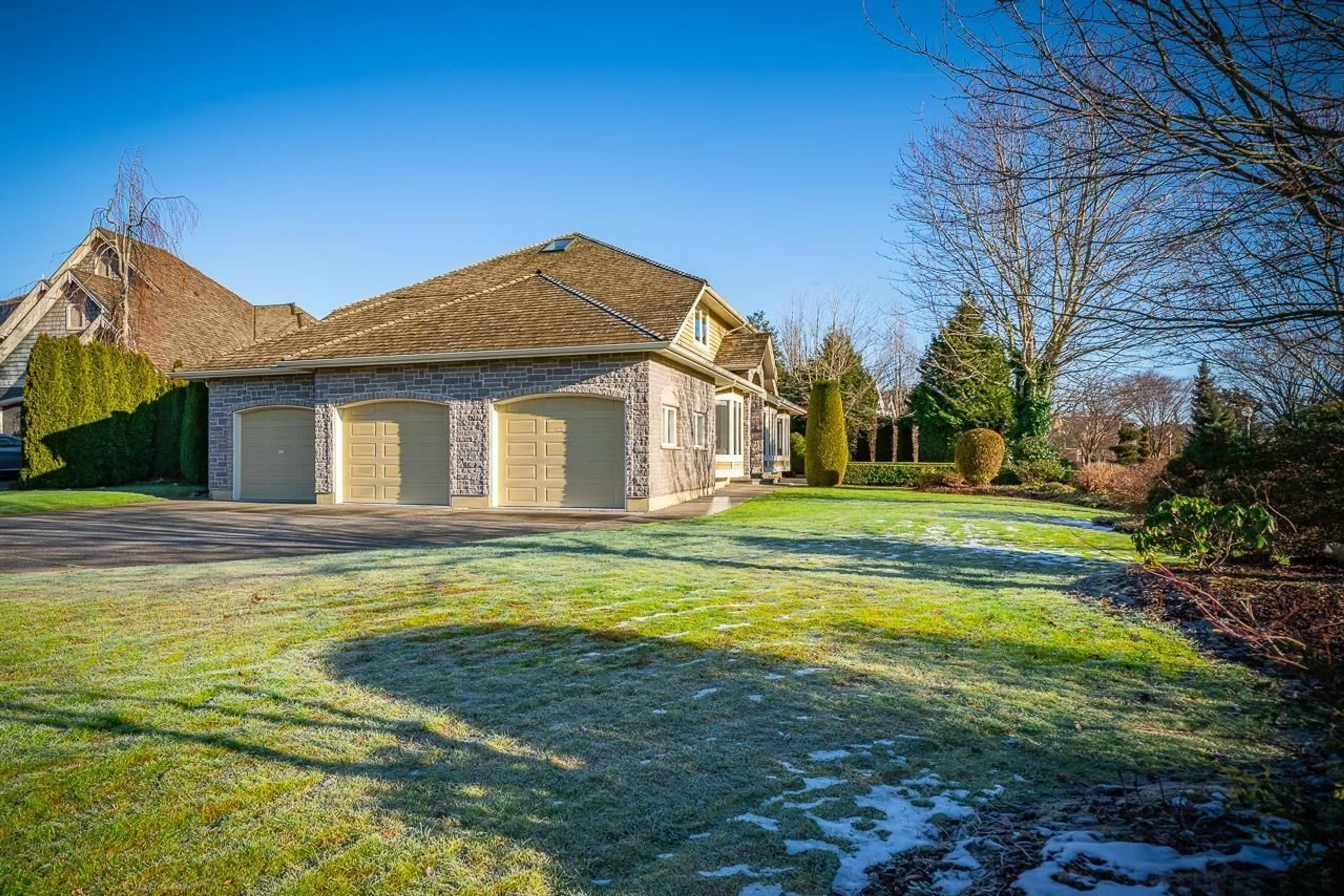A pic from outside/outdoor area/front of a property/back of a property/a pic from drone, street for 15775 39A AVENUE, Surrey British Columbia V3Z0L1