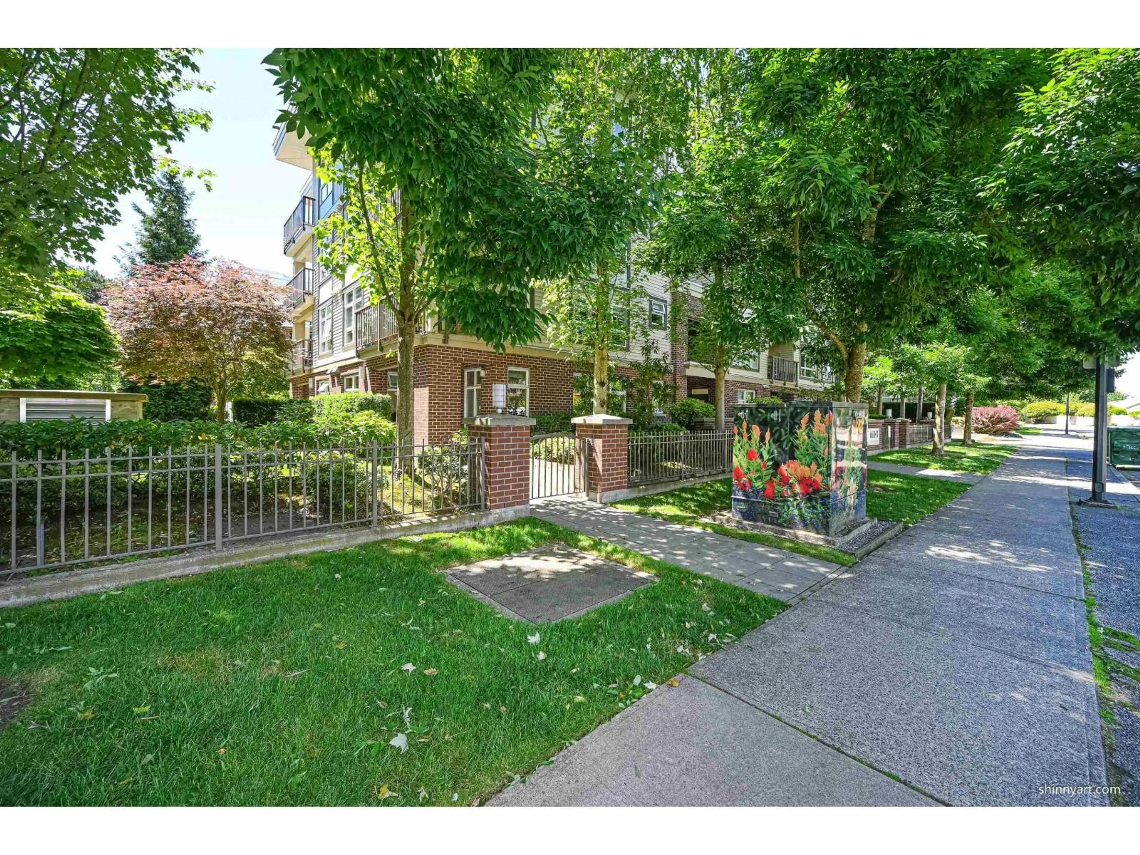 Unknown for 114 - 15168 19 AVENUE, Surrey British Columbia V4A0A5