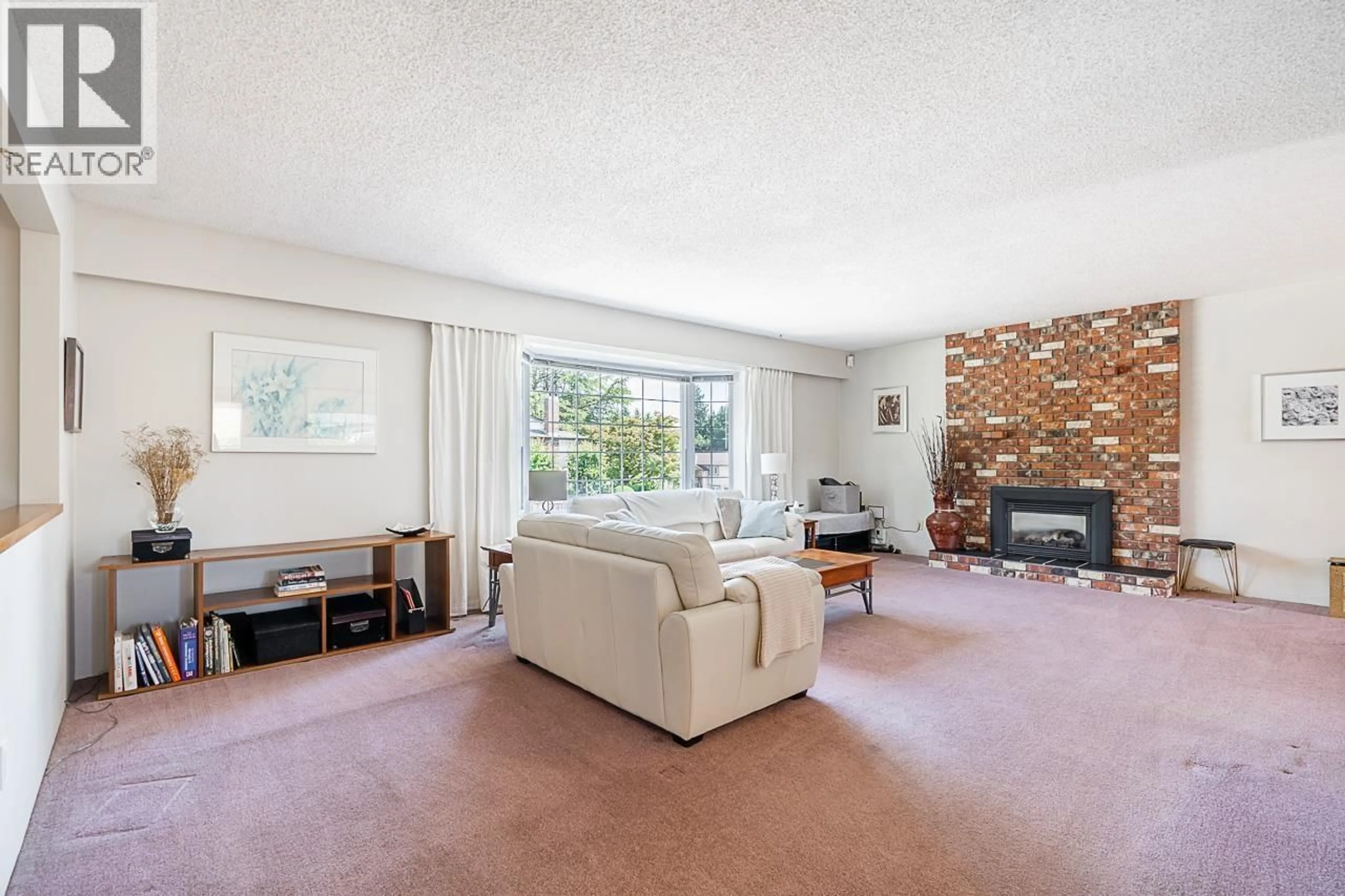 Living room with furniture, unknown for 1912 MERCER AVENUE, Port Coquitlam British Columbia V3C4C8