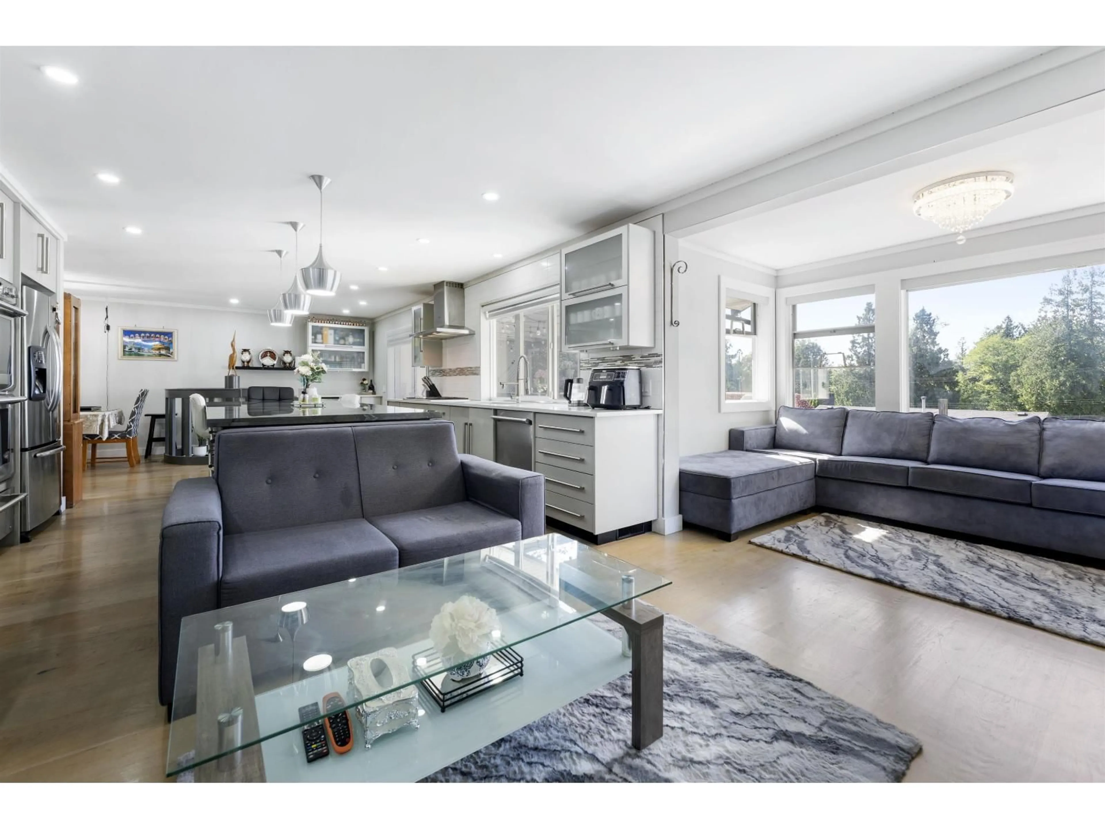 Living room with furniture, unknown for 11399 LOUGHREN DRIVE SOUTH, Surrey British Columbia V3R4Z5