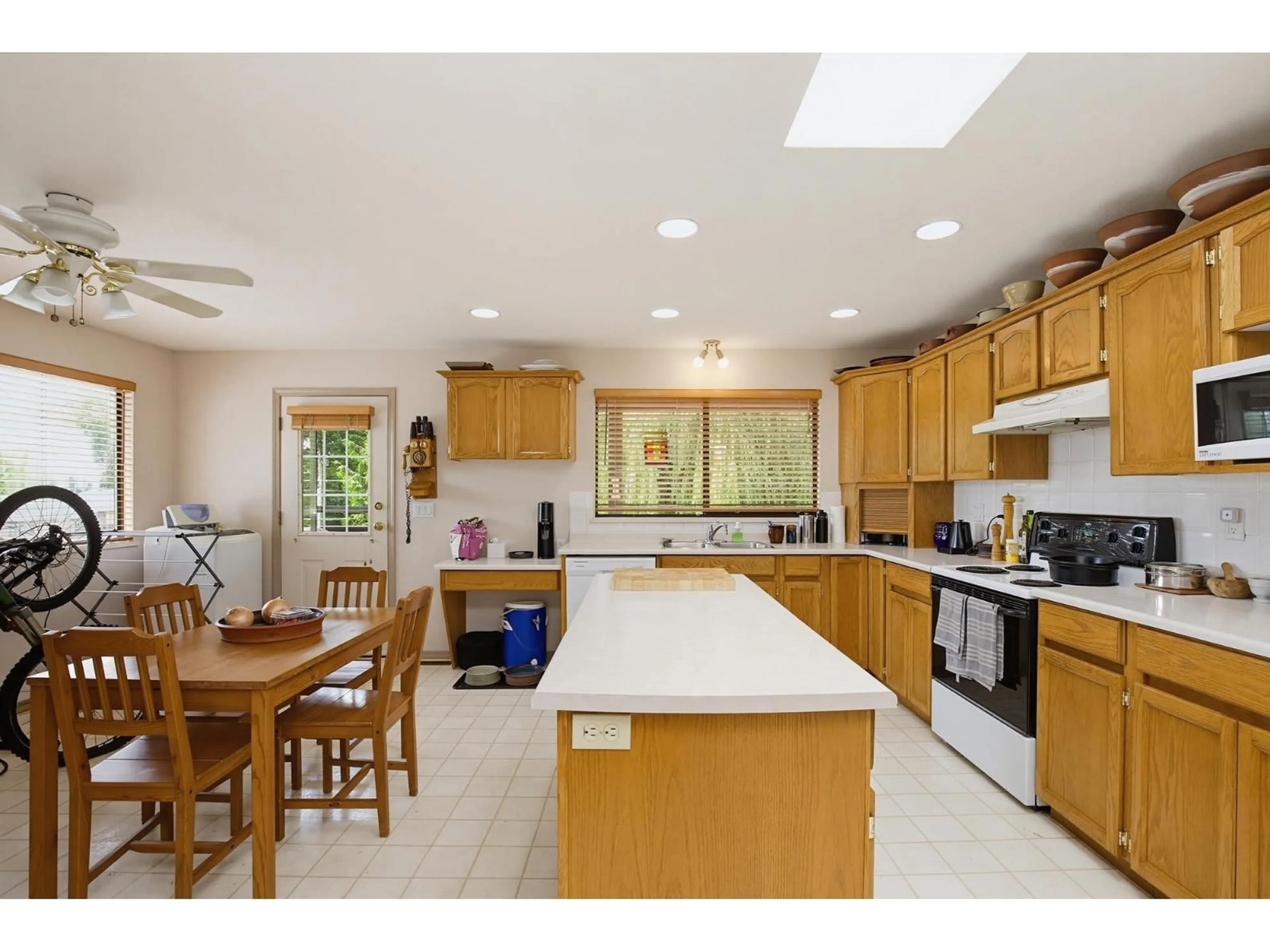 Unknown for 32868 ORCHID CRESCENT, Mission British Columbia V2V4K4