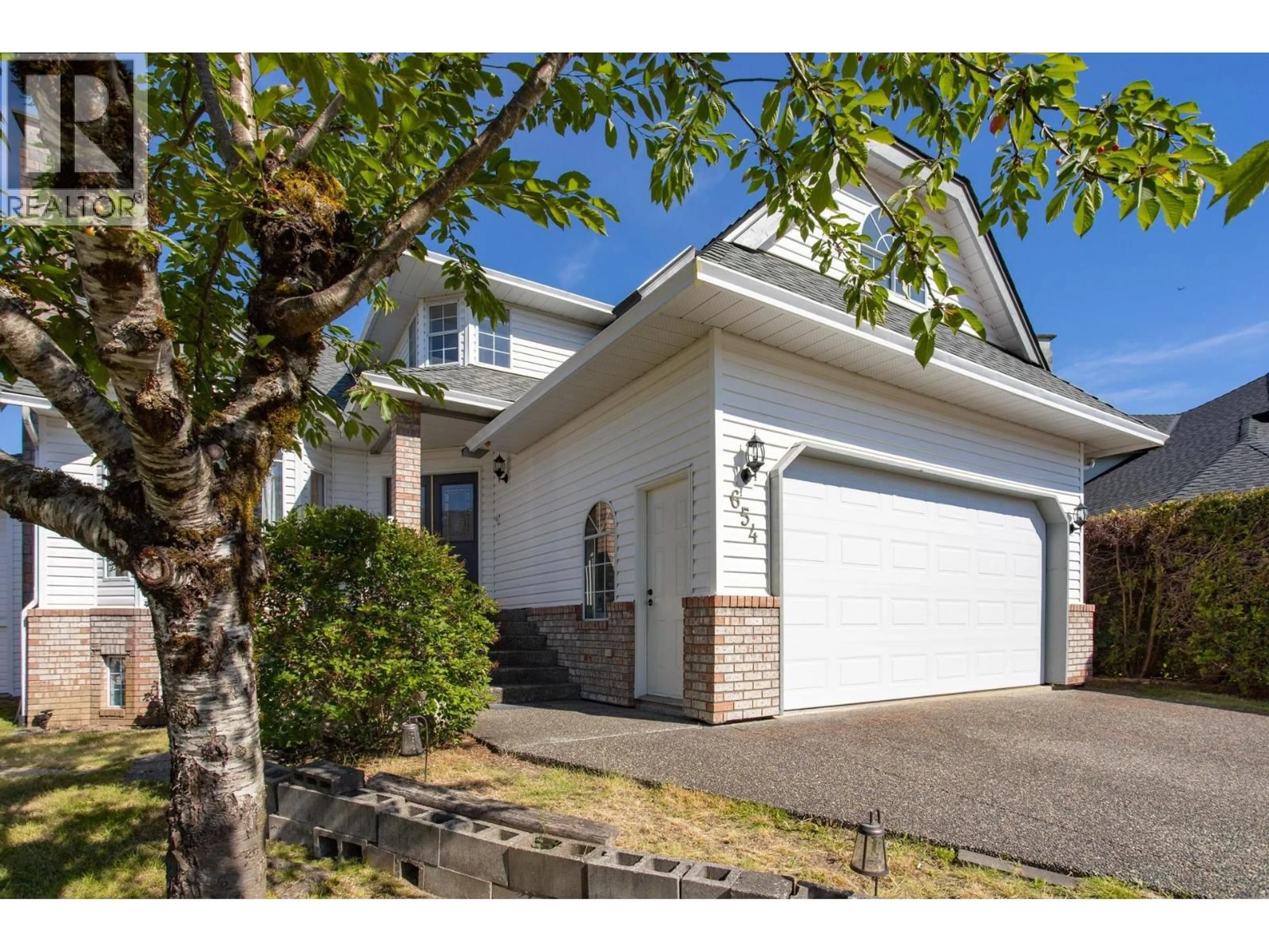 Unknown for 654 WALNUT PLACE, Coquitlam British Columbia V3J7T5