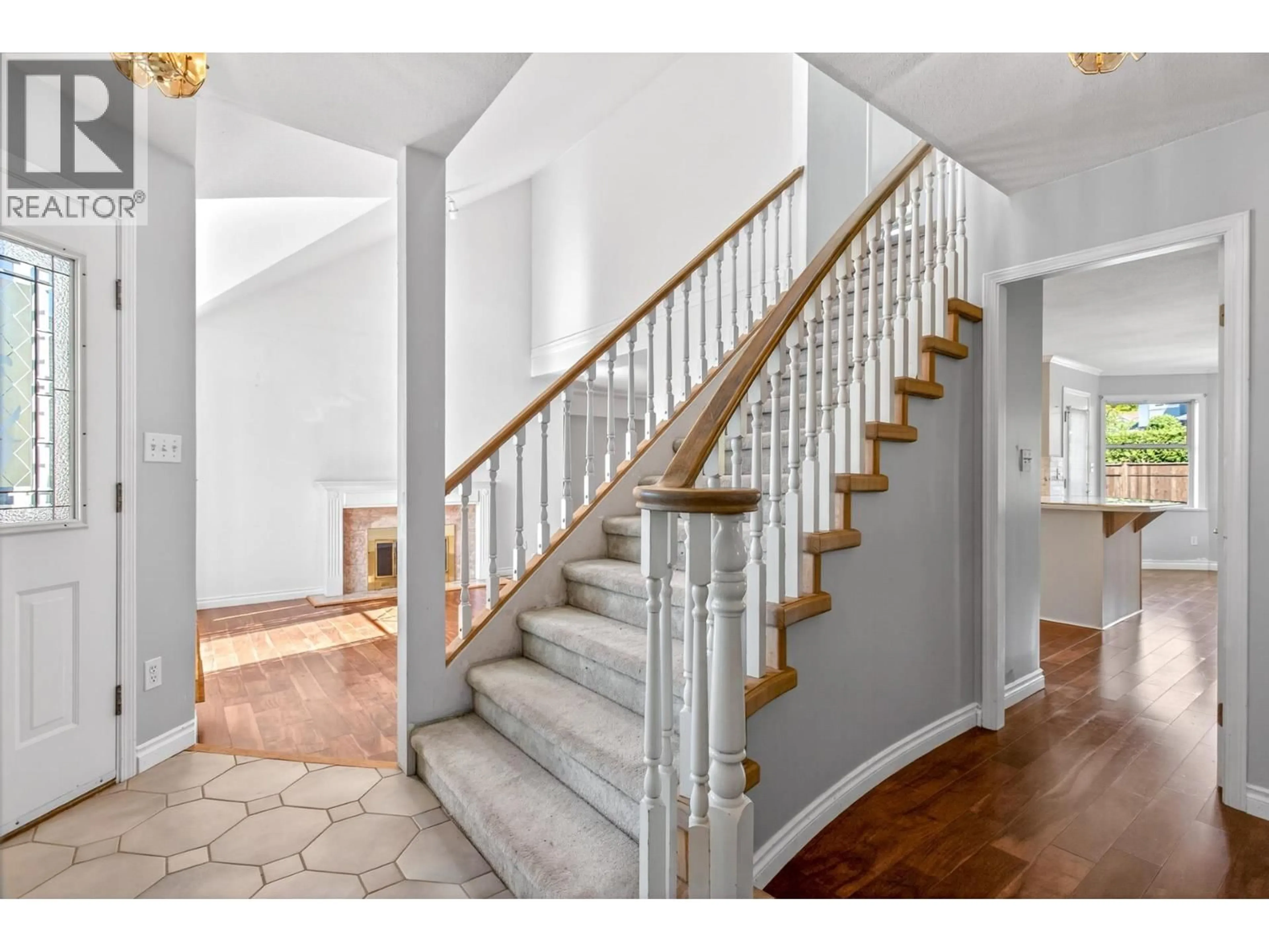 Unknown for 654 WALNUT PLACE, Coquitlam British Columbia V3J7T5