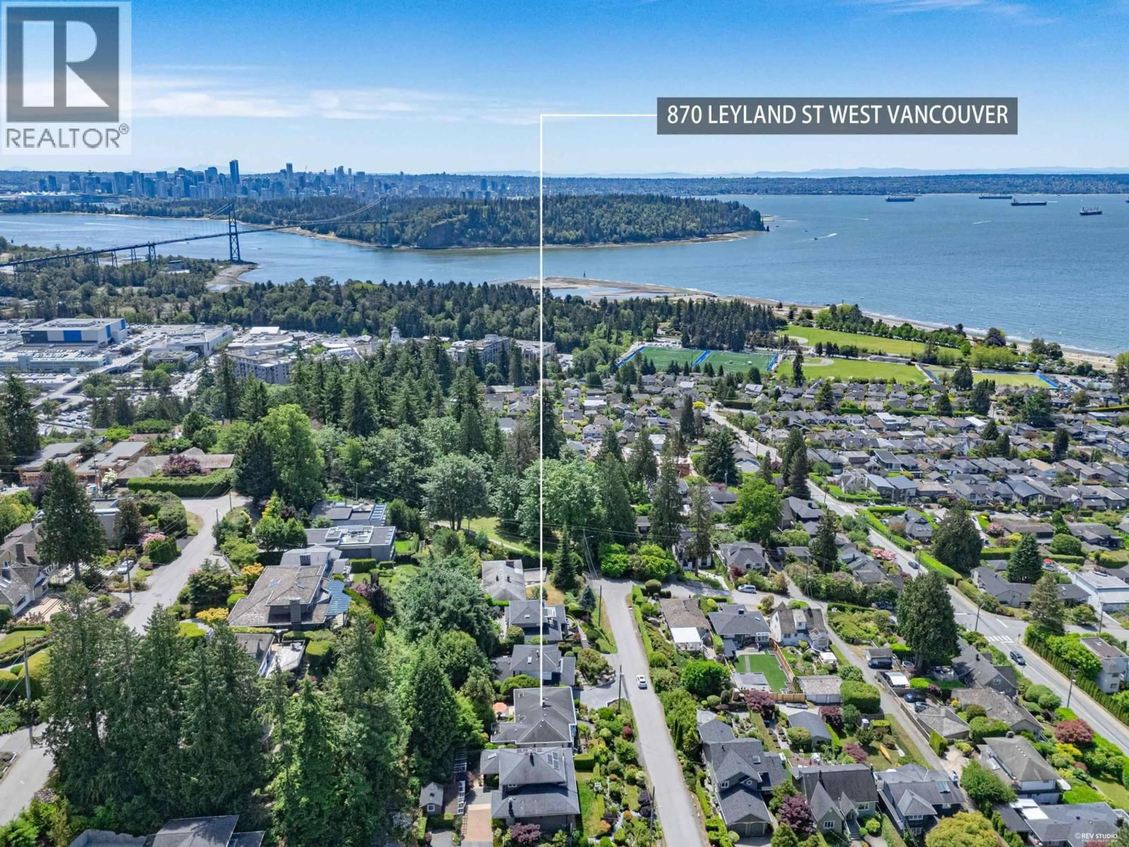 A pic from outside/outdoor area/front of a property/back of a property/a pic from drone, water/lake/river/ocean view for 870 LEYLAND STREET, West Vancouver British Columbia V7T2L4