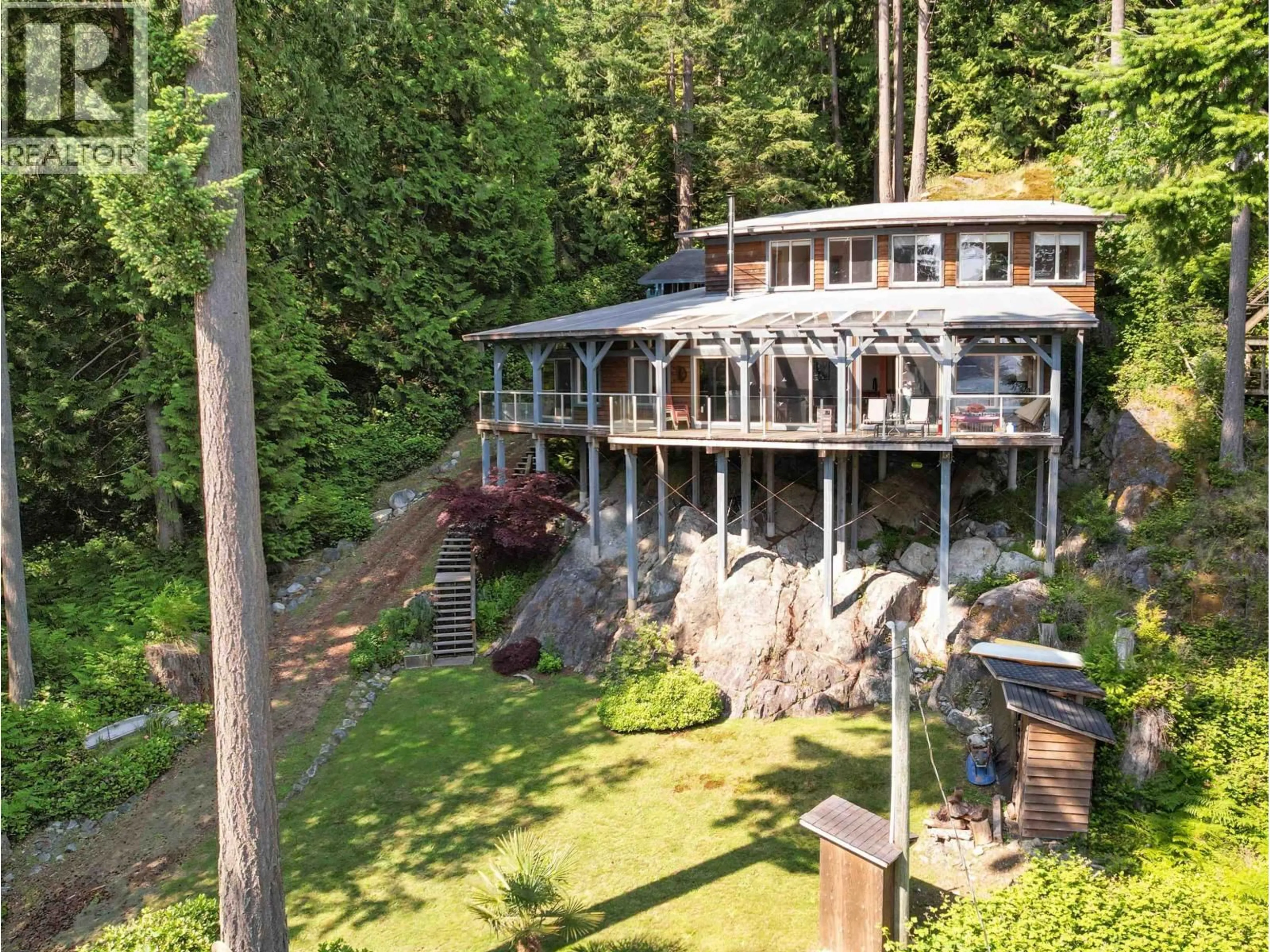 A pic from outside/outdoor area/front of a property/back of a property/a pic from drone, water/lake/river/ocean view for 304 ESPLANADE ROAD, Keats Island British Columbia V0N1V0