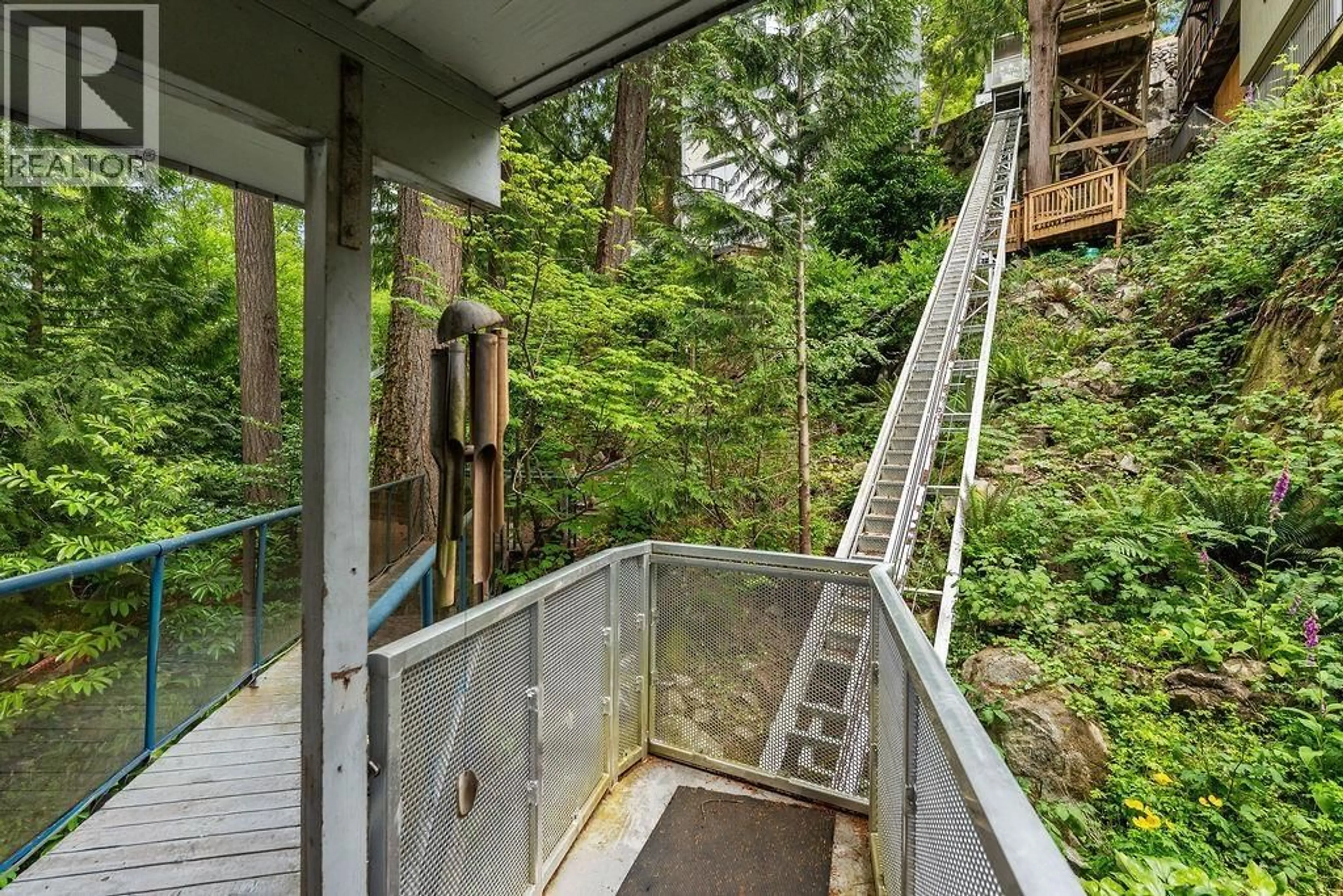 Stairs for 4678 EASTRIDGE ROAD, North Vancouver British Columbia V7G1K4