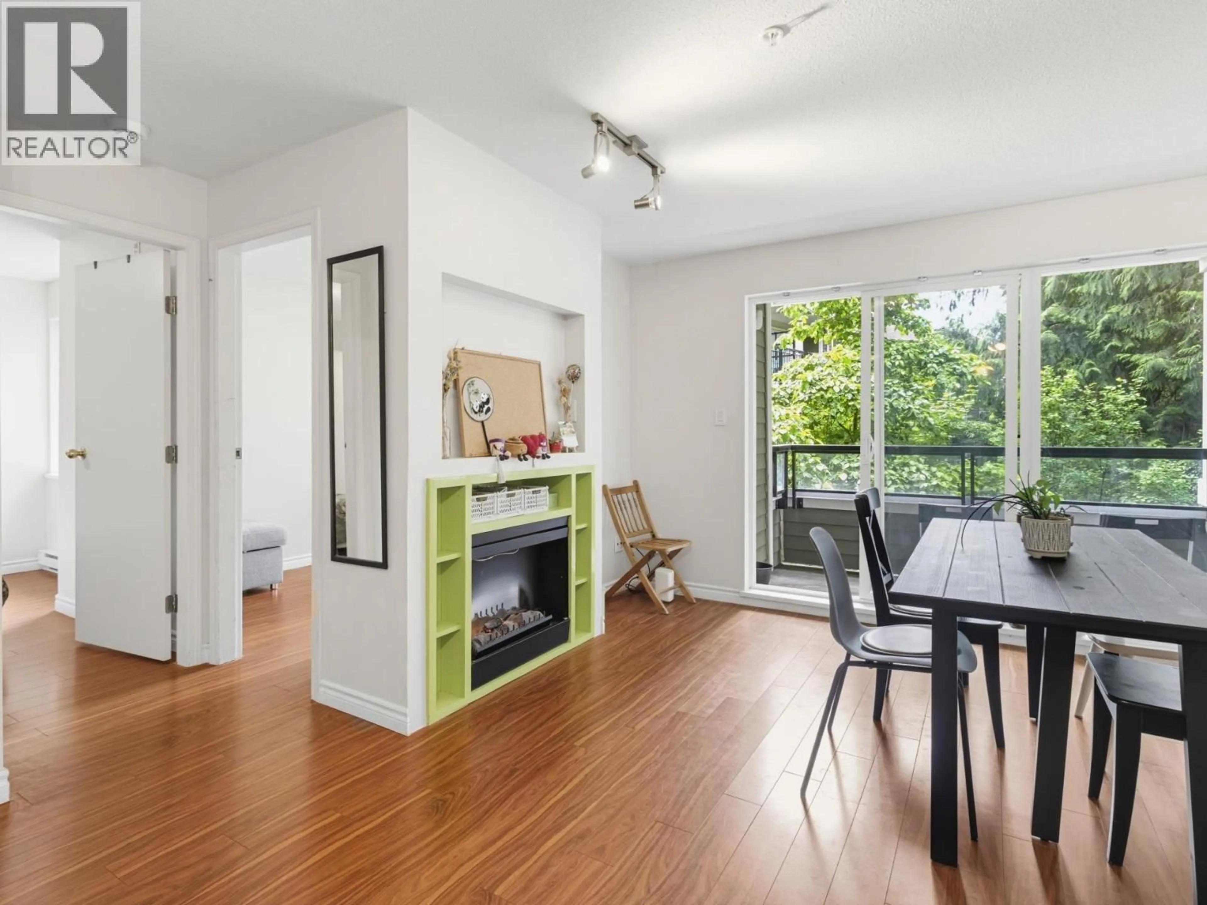 Unknown for 202 - 6888 SOUTHPOINT DRIVE, Burnaby British Columbia V3N5E3