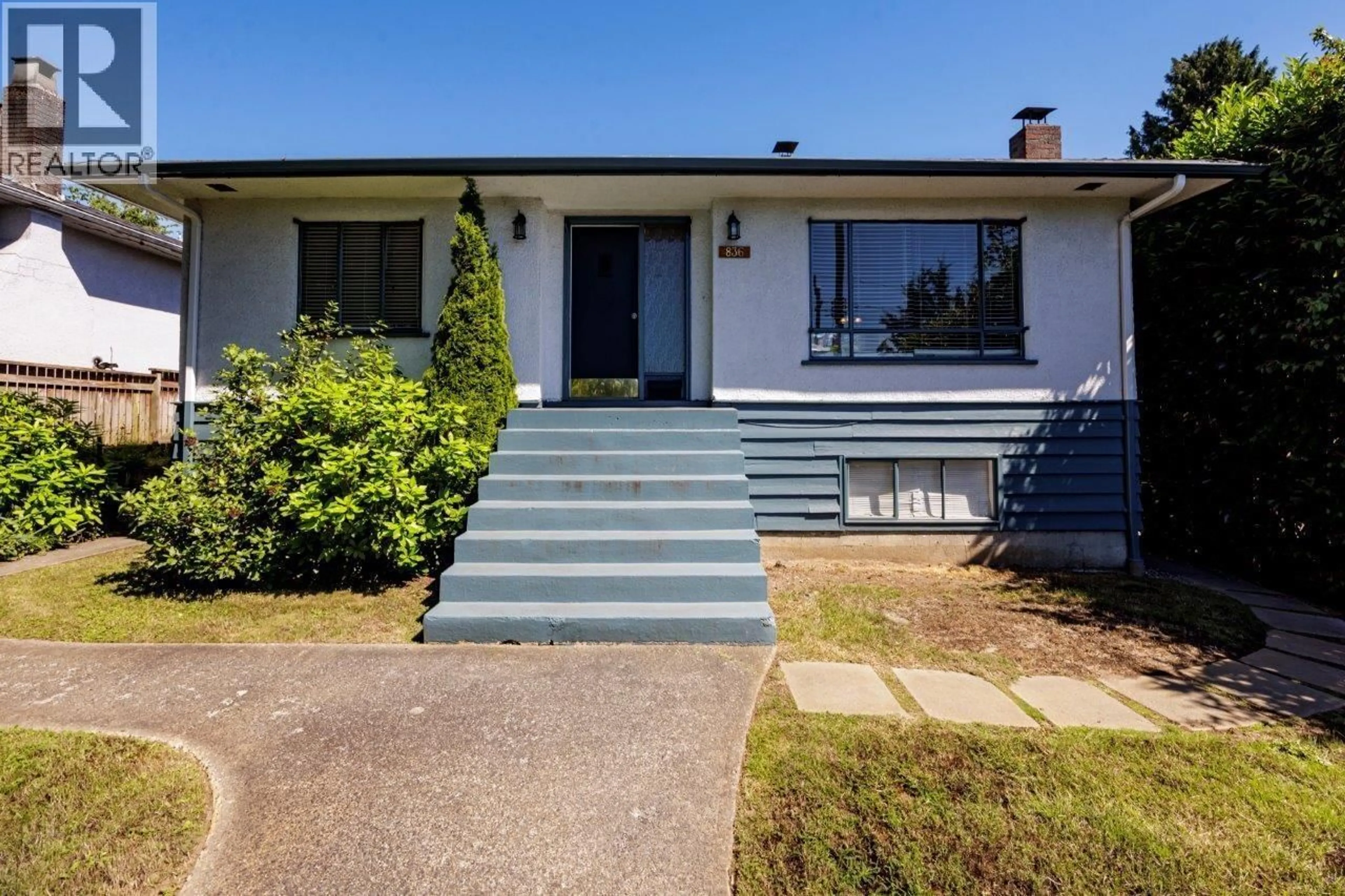 Unknown for 836 4TH STREET, North Vancouver British Columbia V7L1K4