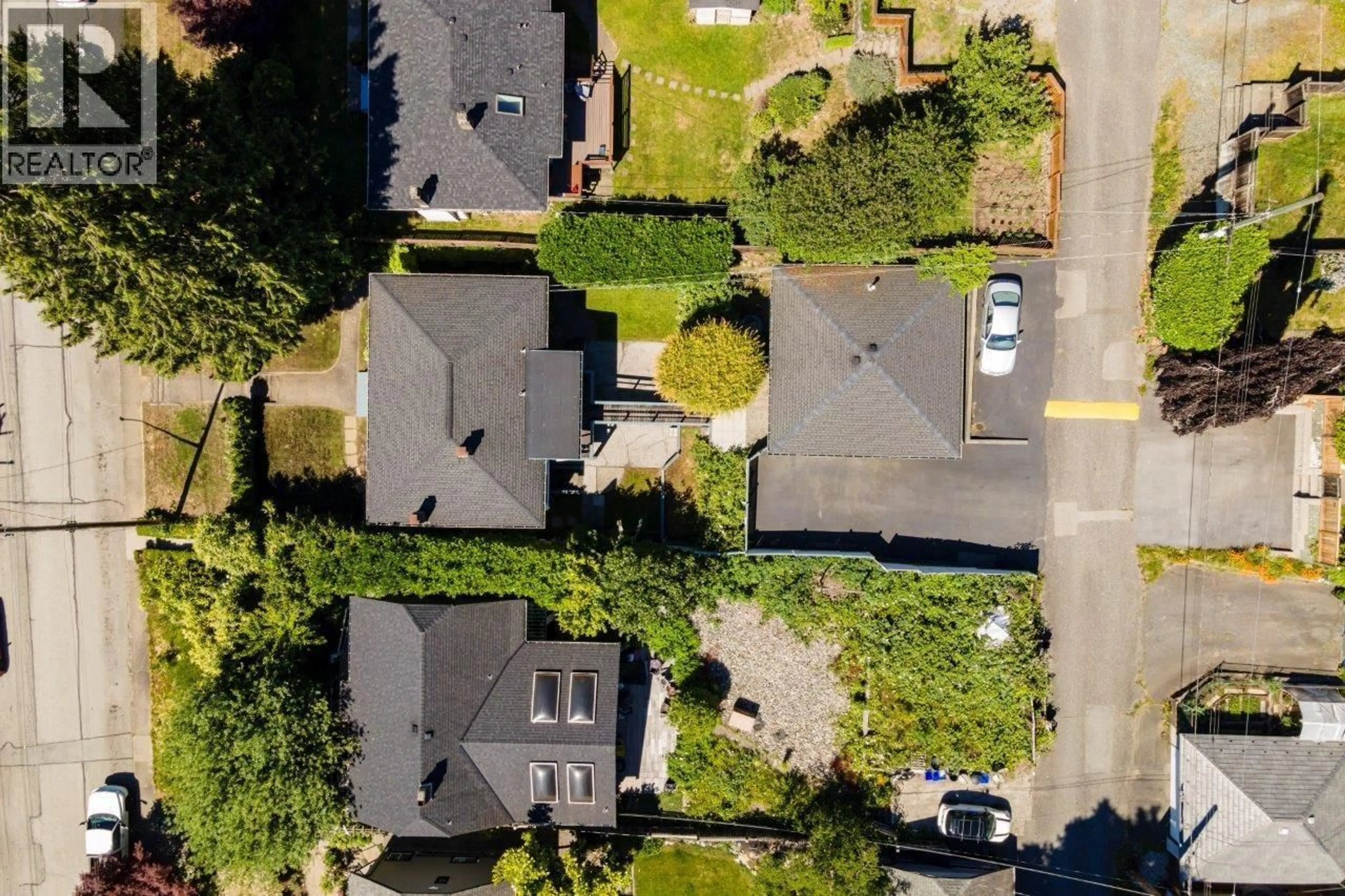 A pic from outside/outdoor area/front of a property/back of a property/a pic from drone, street for 836 4TH STREET, North Vancouver British Columbia V7L1K4