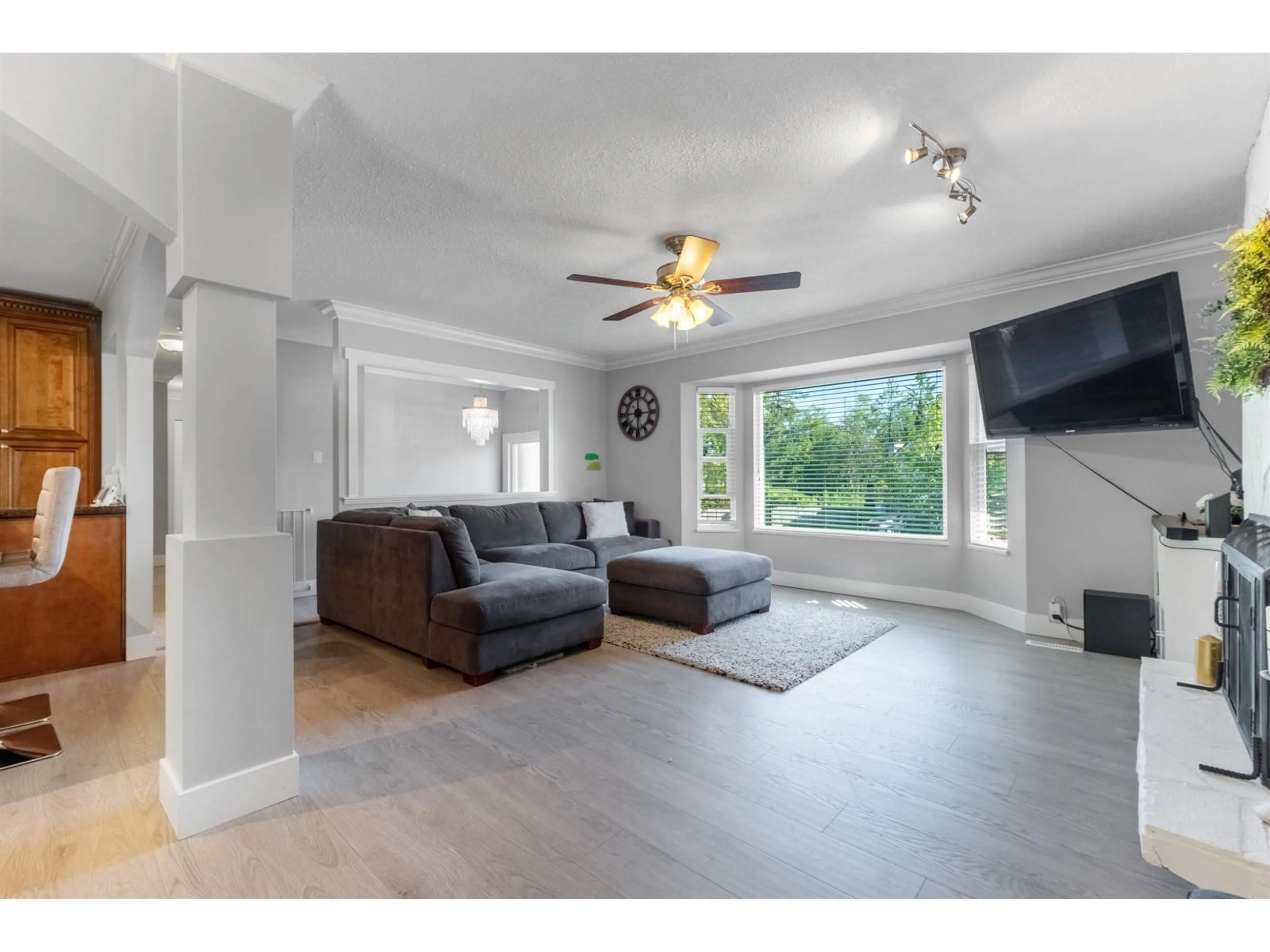 Living room with furniture, unknown for 14917 92 AVENUE, Surrey British Columbia V3R1B9