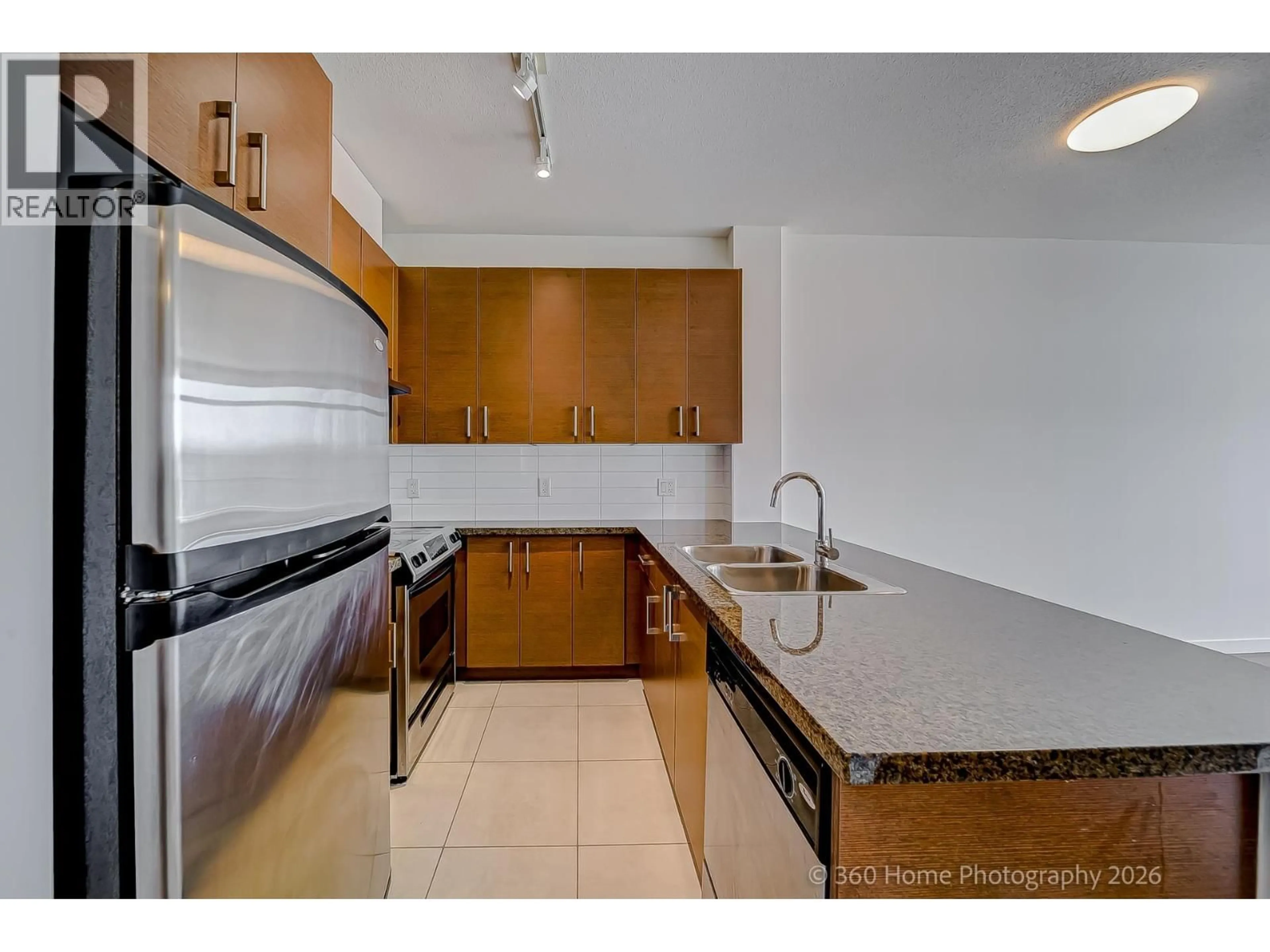 Standard kitchen, unknown for 805 - 4250 DAWSON STREET, Burnaby British Columbia V5C4B1