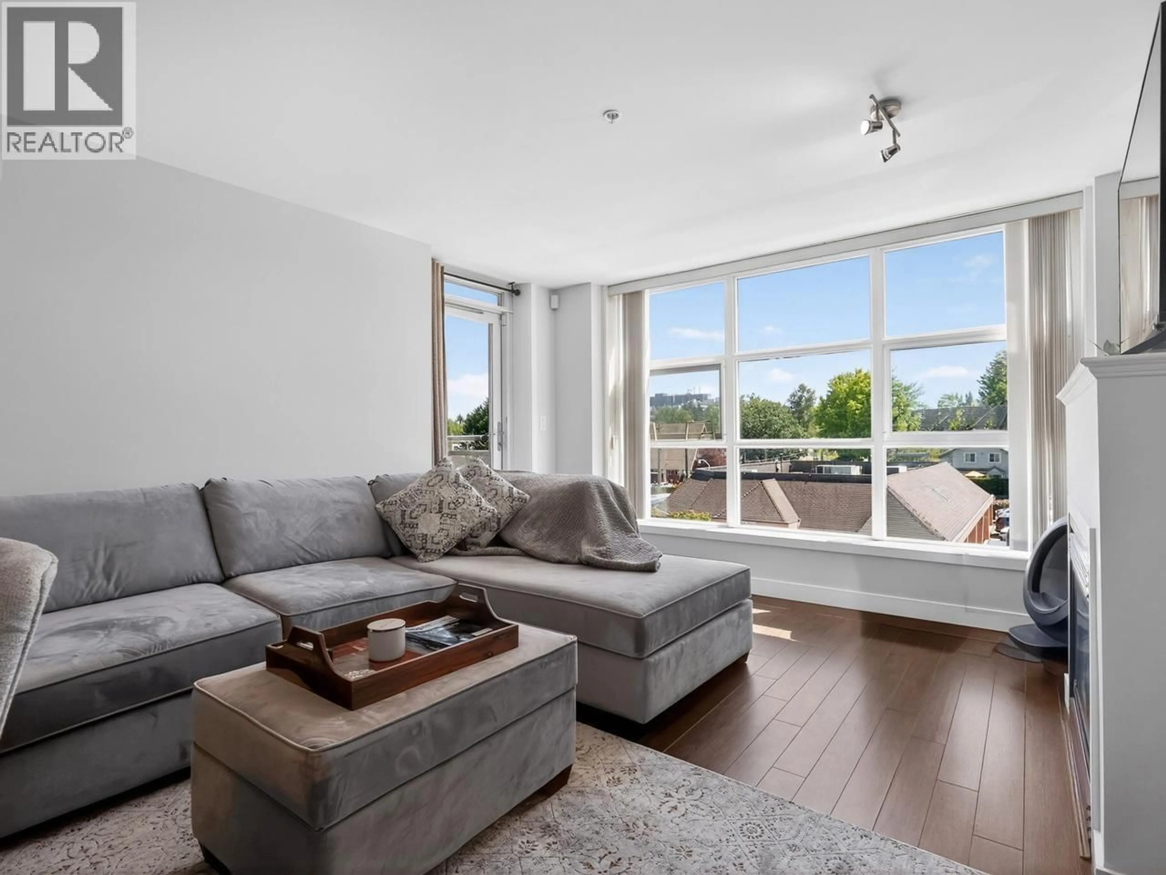 Living room with furniture, unknown for 411 - 3255 SMITH AVENUE, Burnaby British Columbia V5G0B5