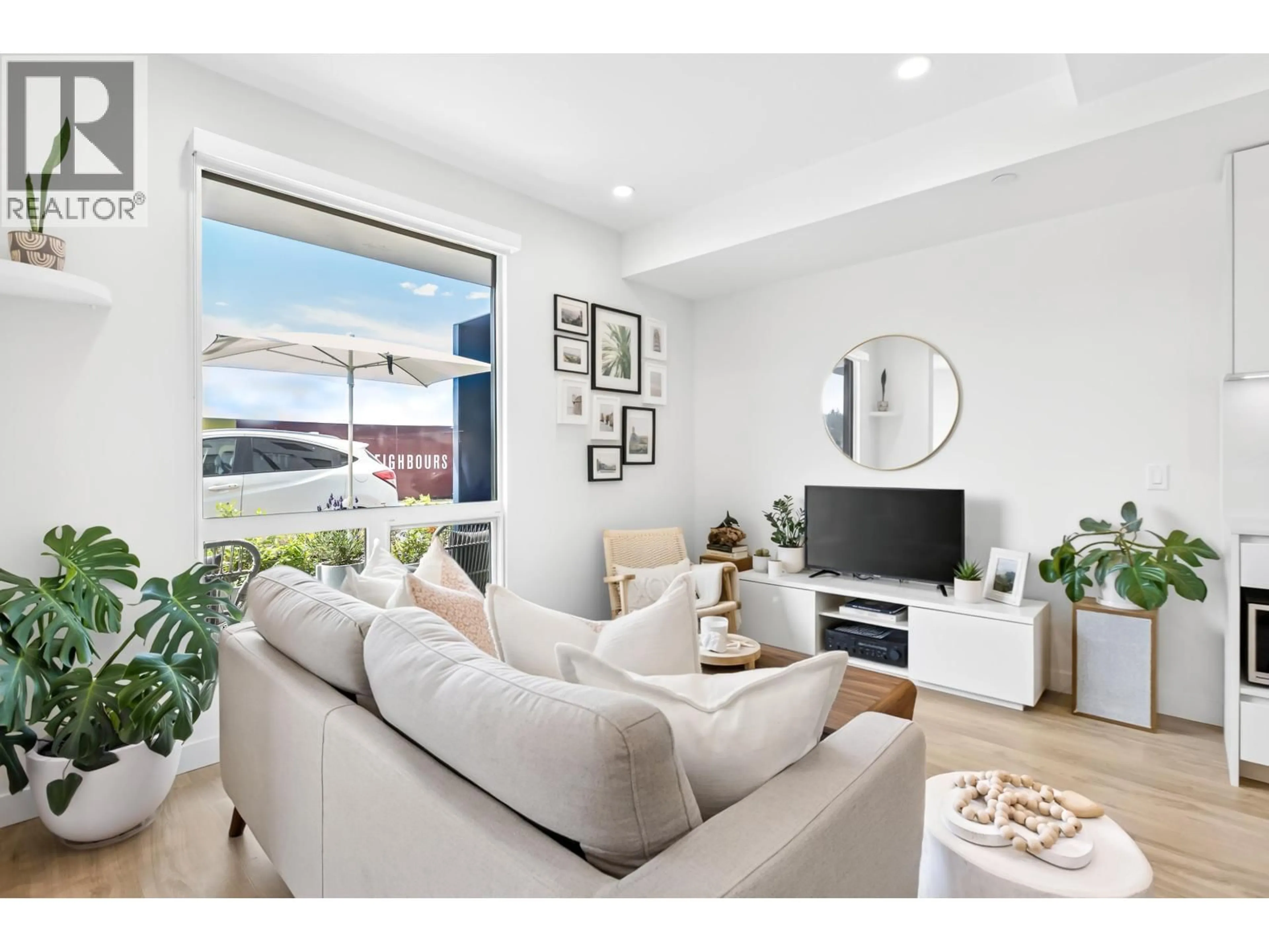 Living room with furniture, unknown for 5 - 6340 MARKET AVENUE, Delta British Columbia V4L0B1
