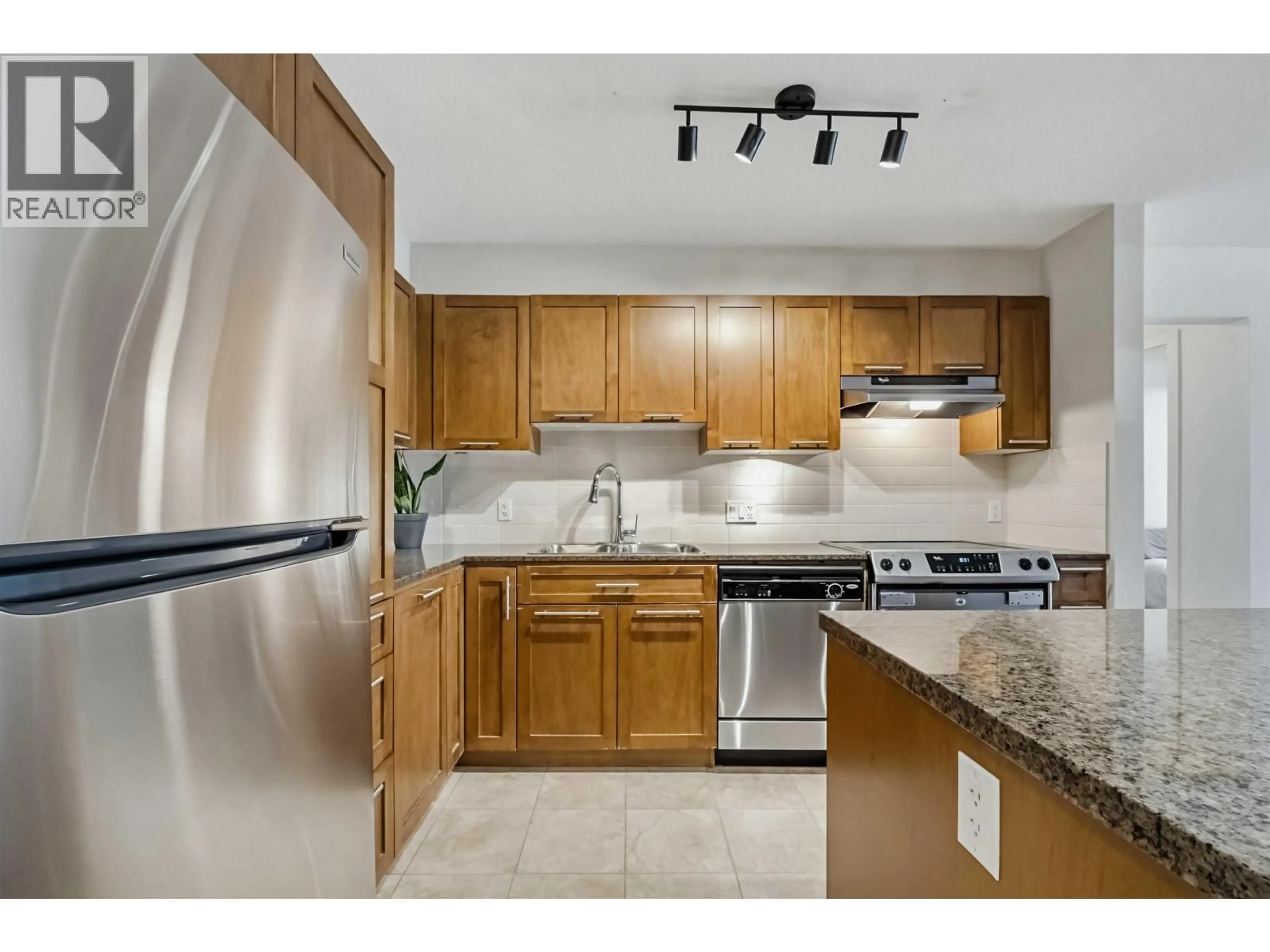 Standard kitchen, unknown for 232 - 19673 MEADOW GARDENS WAY, Pitt Meadows British Columbia V3Y0A1