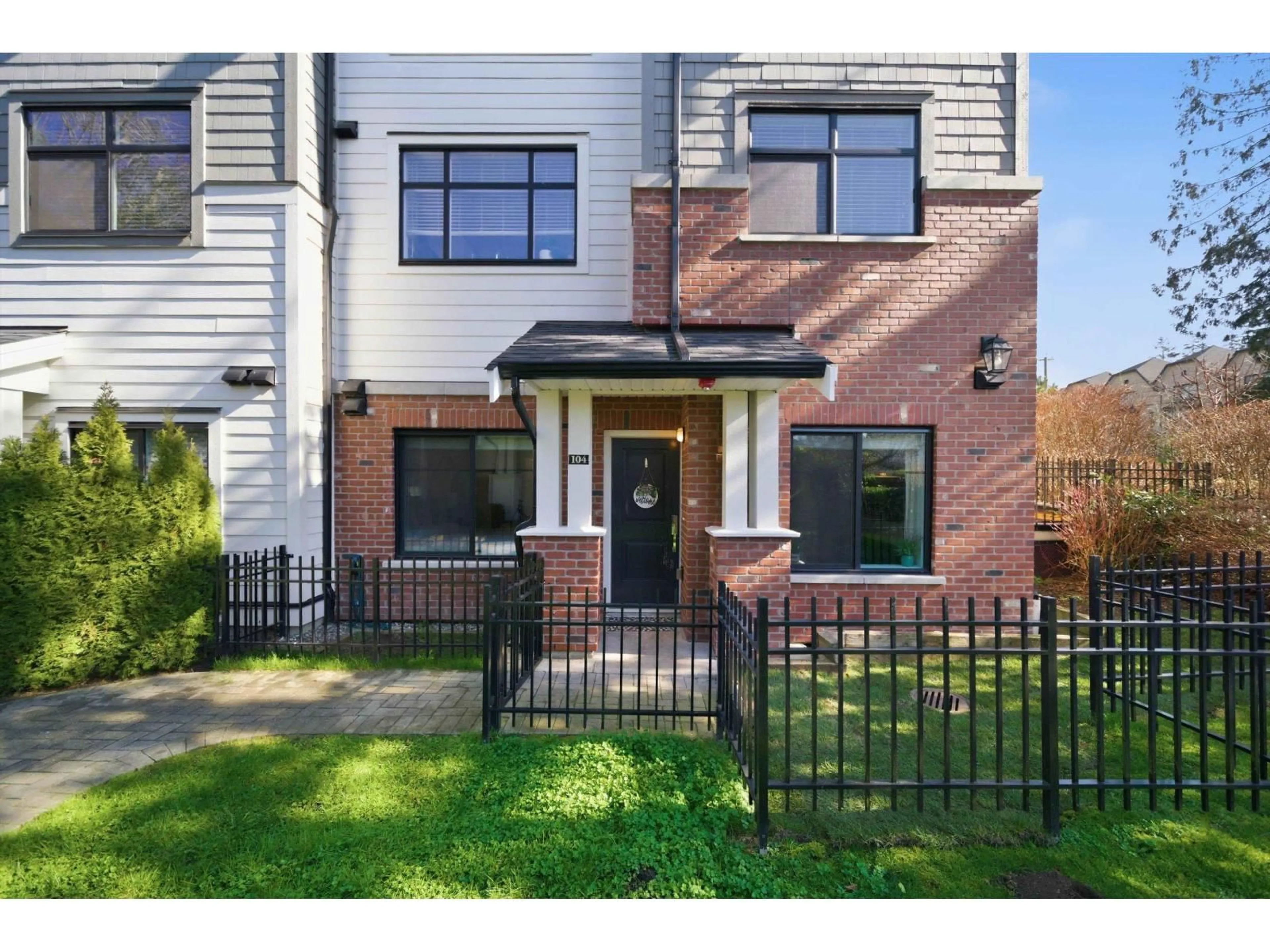 Unknown for 104 - 16528 24A AVENUE, Surrey British Columbia V3Z0P4