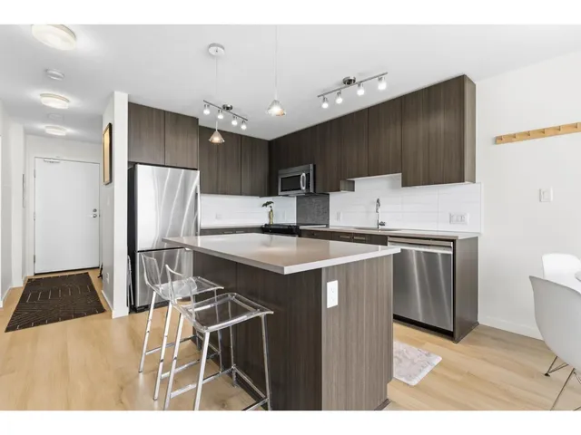 3303 - 13325 102A AVENUE, Surrey 5