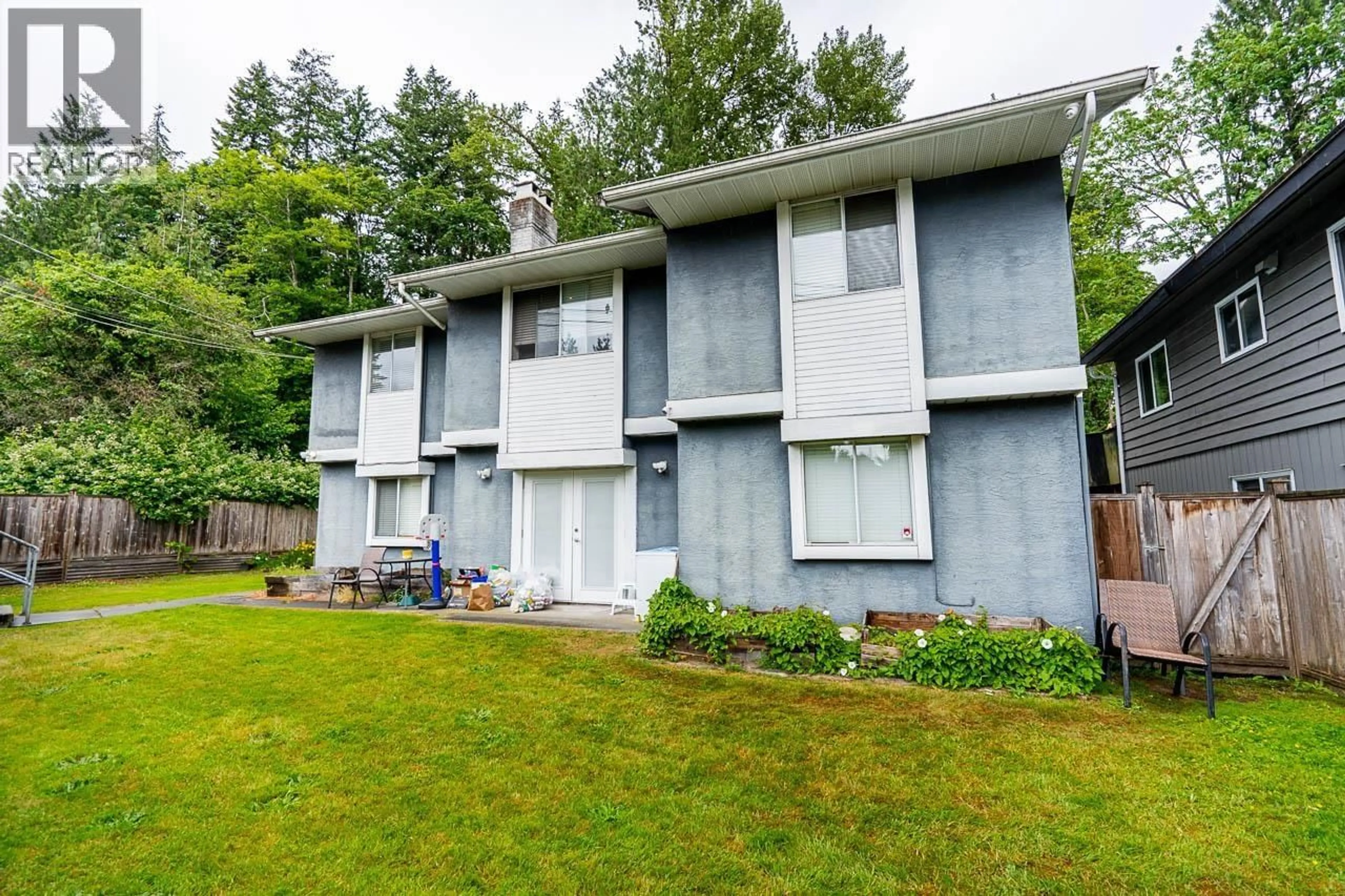 Home with vinyl exterior material, unknown for 1990 CAPILANO ROAD, North Vancouver British Columbia V7P3B8