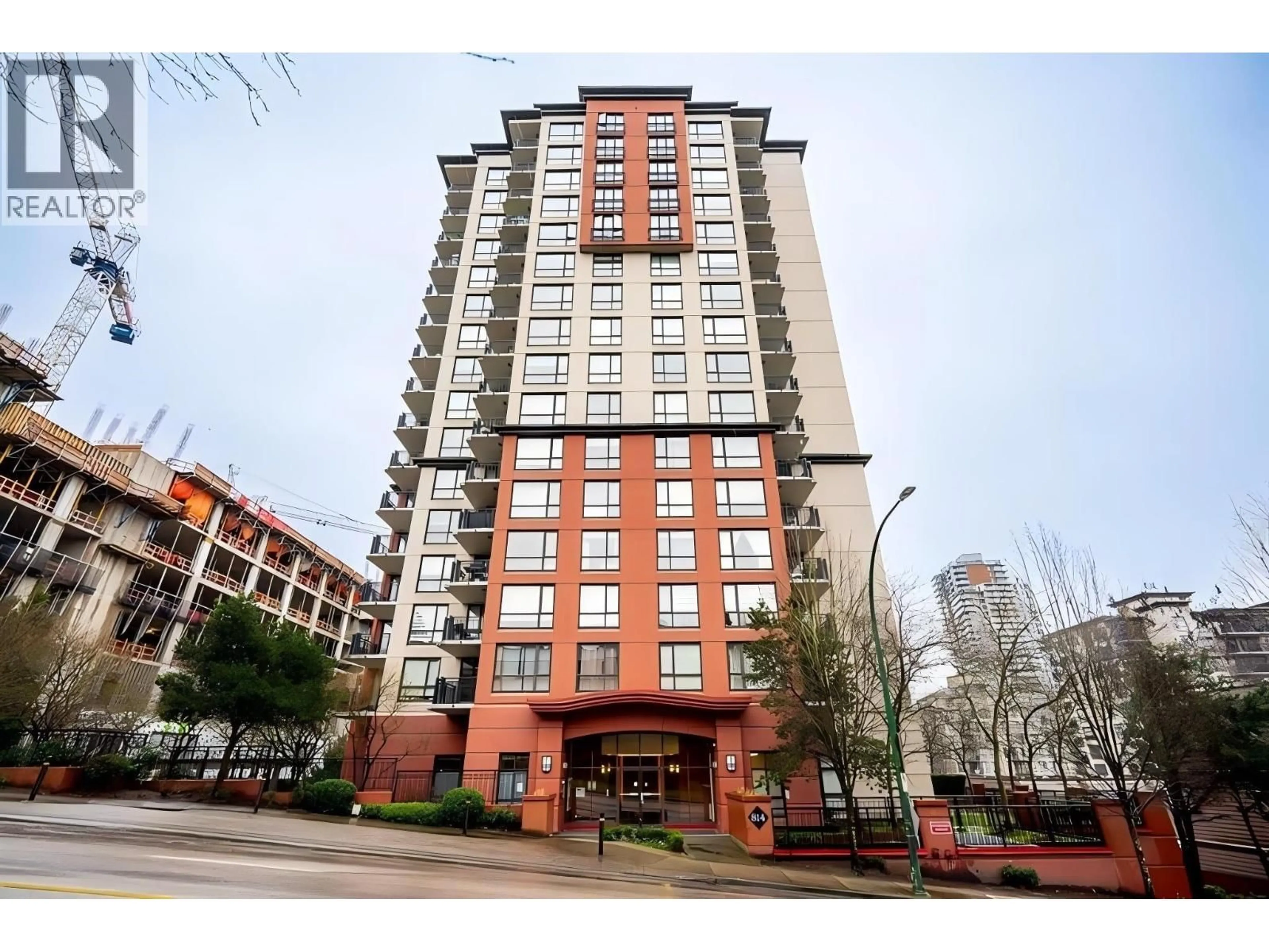 Indoor foyer for 1307 - 814 ROYAL AVENUE, New Westminster British Columbia V3M1J9