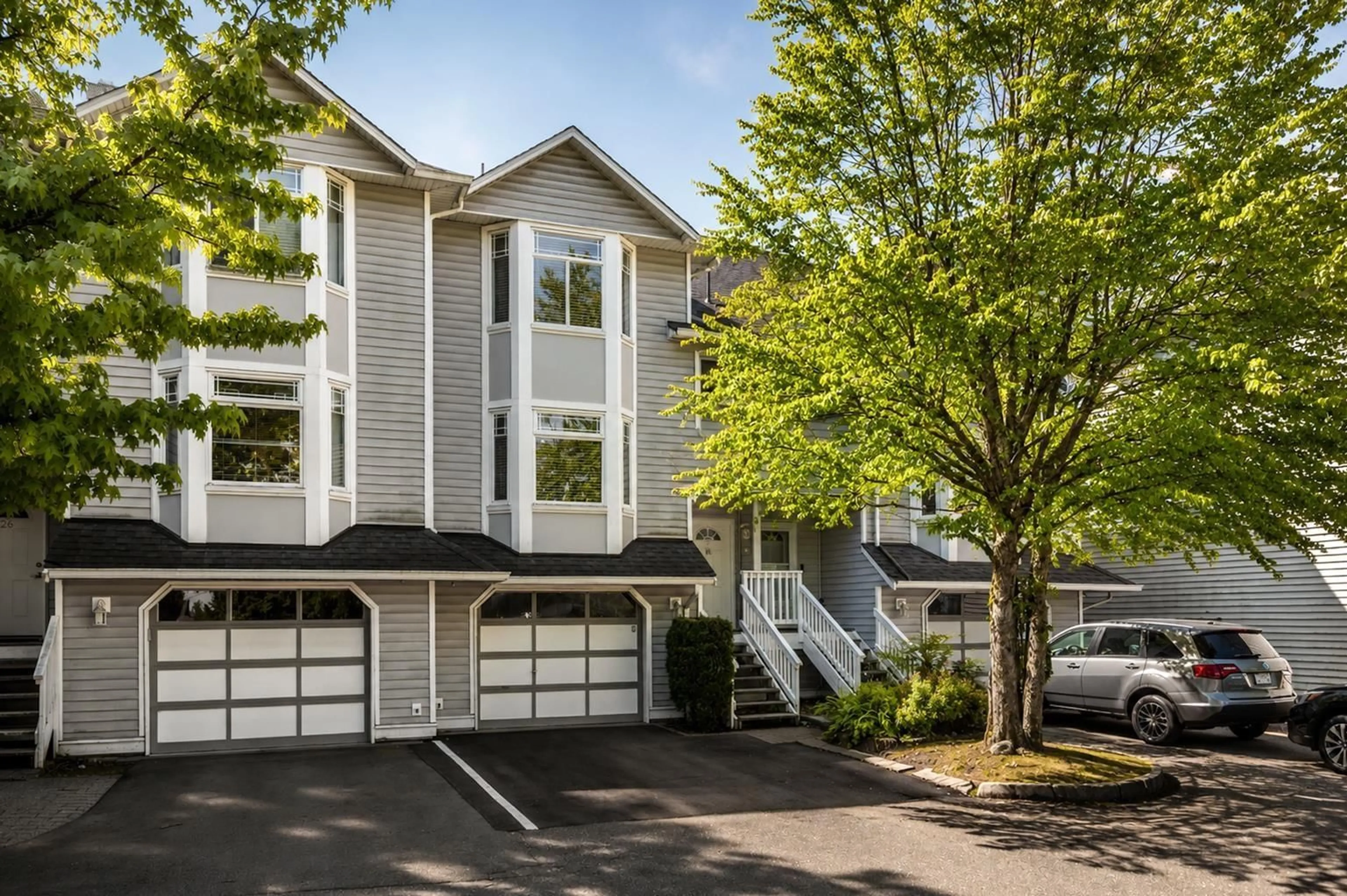 Home with vinyl exterior material, street for 27 - 15550 89 AVENUE, Surrey British Columbia V3R1N1