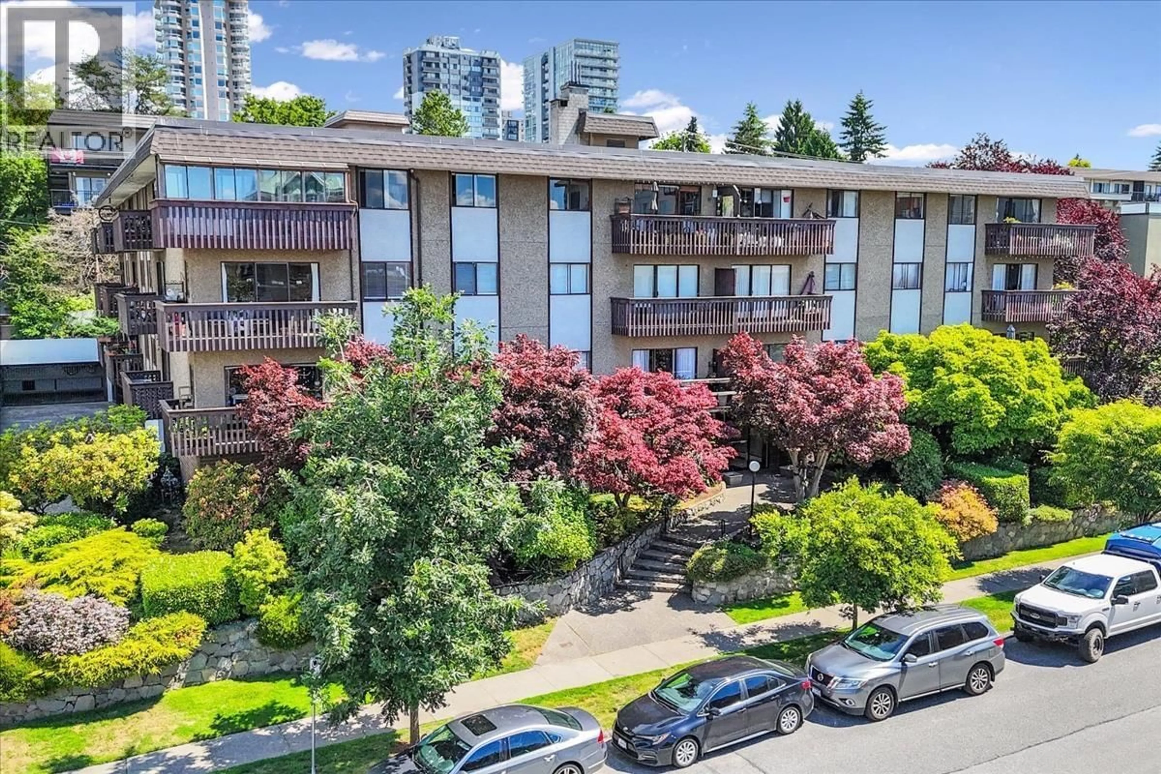 A pic from outside/outdoor area/front of a property/back of a property/a pic from drone, city buildings view from balcony for 201 - 120 4TH STREET, North Vancouver British Columbia V7L1H6
