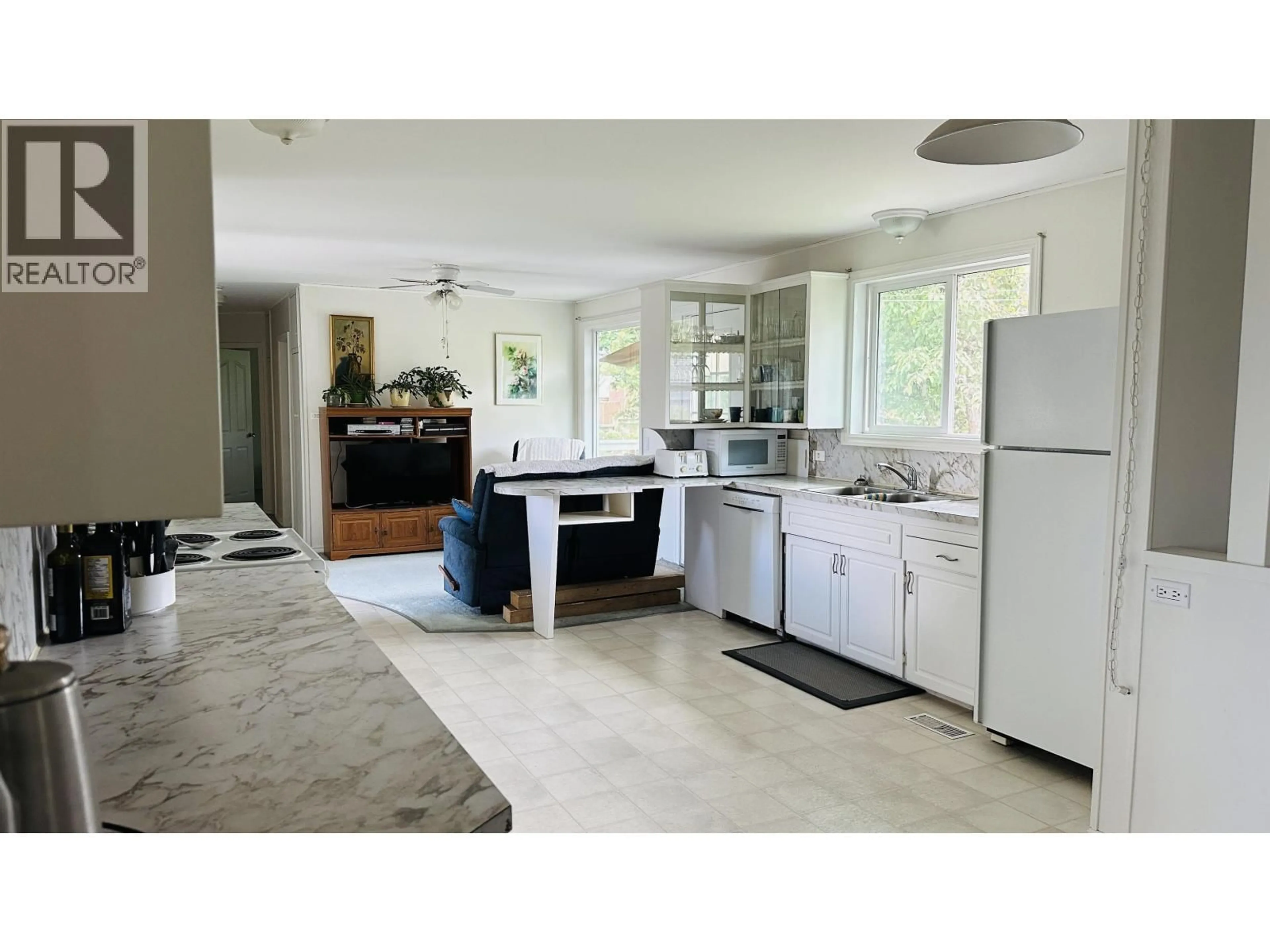 Open concept kitchen, ceramic/tile floor for 911 EWERT STREET, Prince George British Columbia V2M2P1