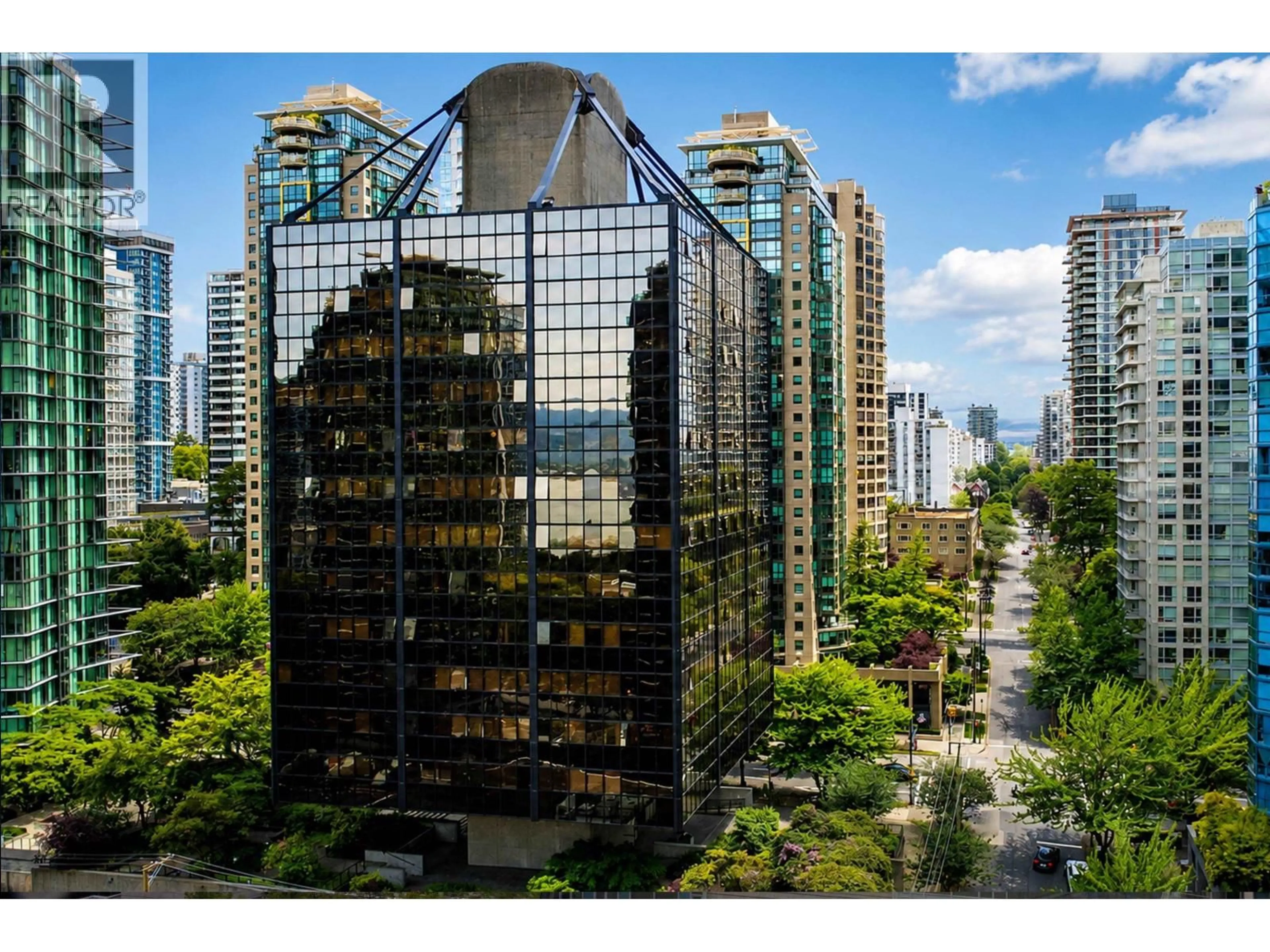 A pic from outside/outdoor area/front of a property/back of a property/a pic from drone, city buildings view from balcony for 915 - 1333 GEORGIA STREET, Vancouver British Columbia V6E4V3