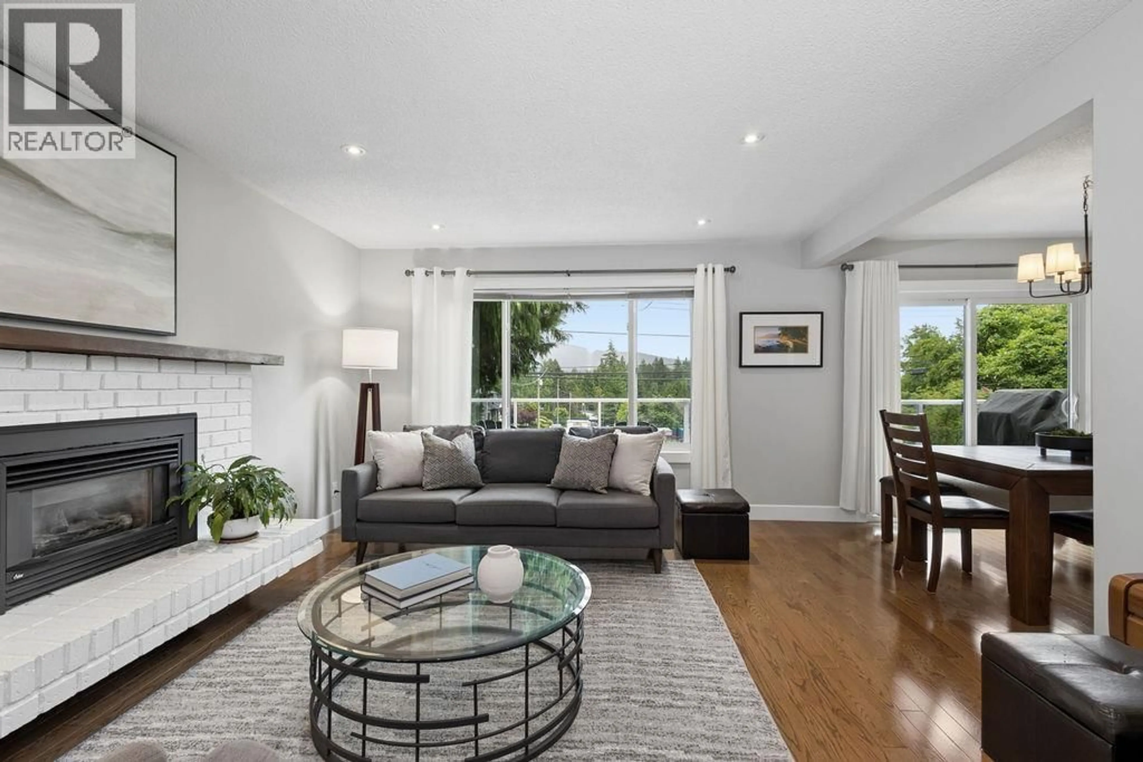 Living room with furniture, unknown for 3285 FROMME ROAD, North Vancouver British Columbia V7K2E1