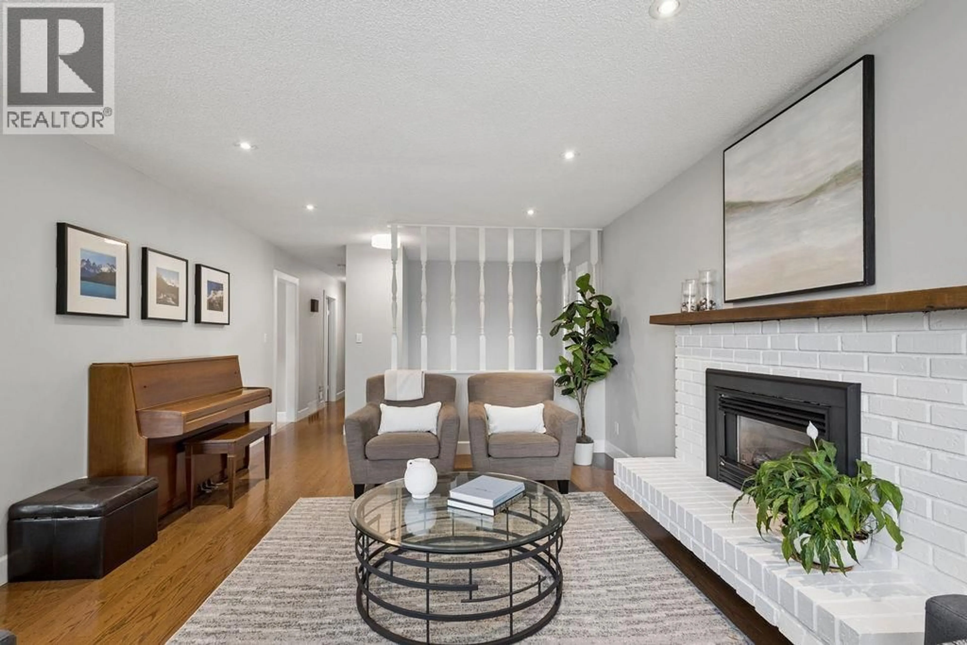 Living room with furniture, unknown for 3285 FROMME ROAD, North Vancouver British Columbia V7K2E1