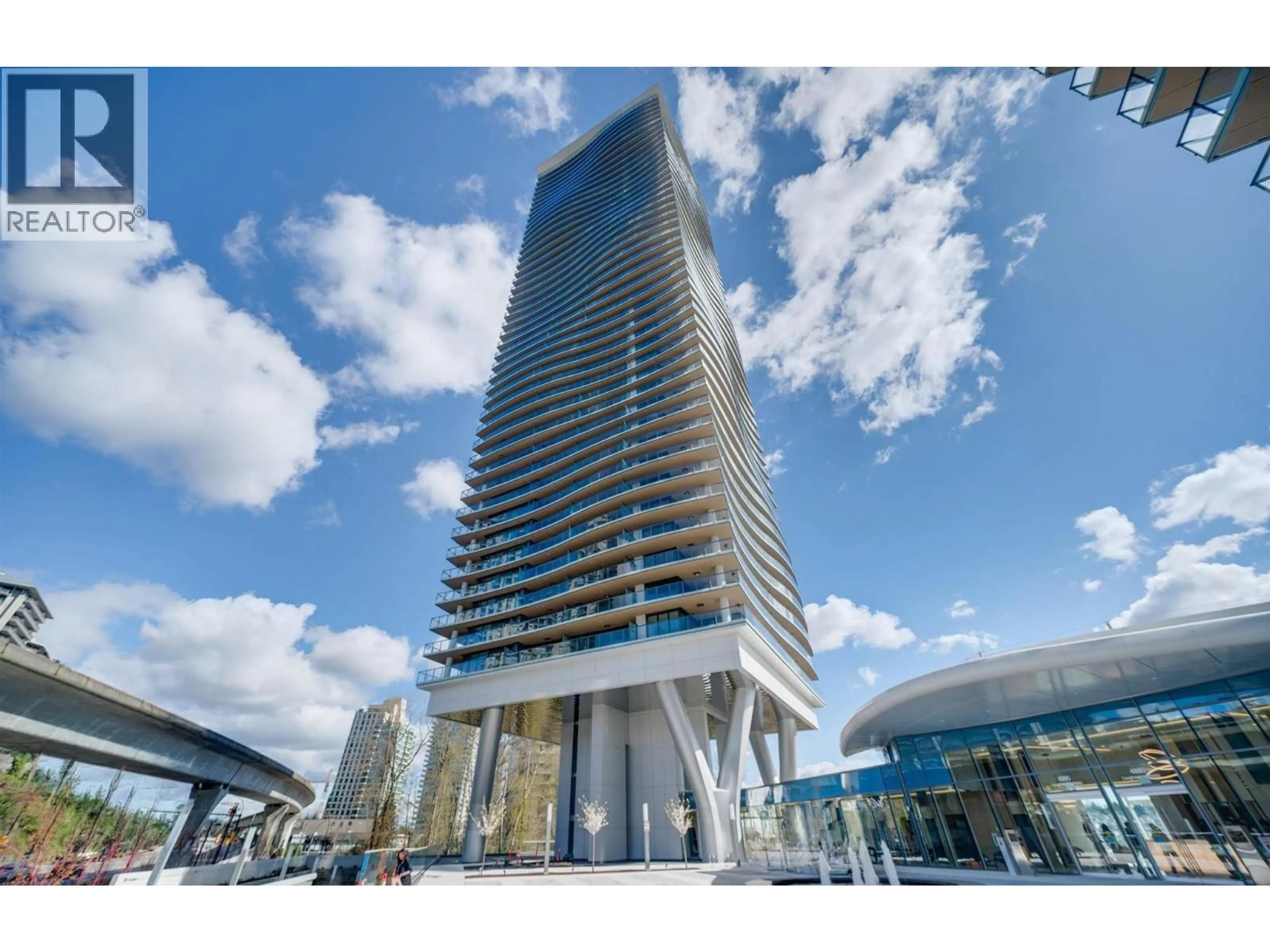 Indoor foyer for 2101 - 4890 LOUGHEED HIGHWAY, Burnaby British Columbia V5C0N2