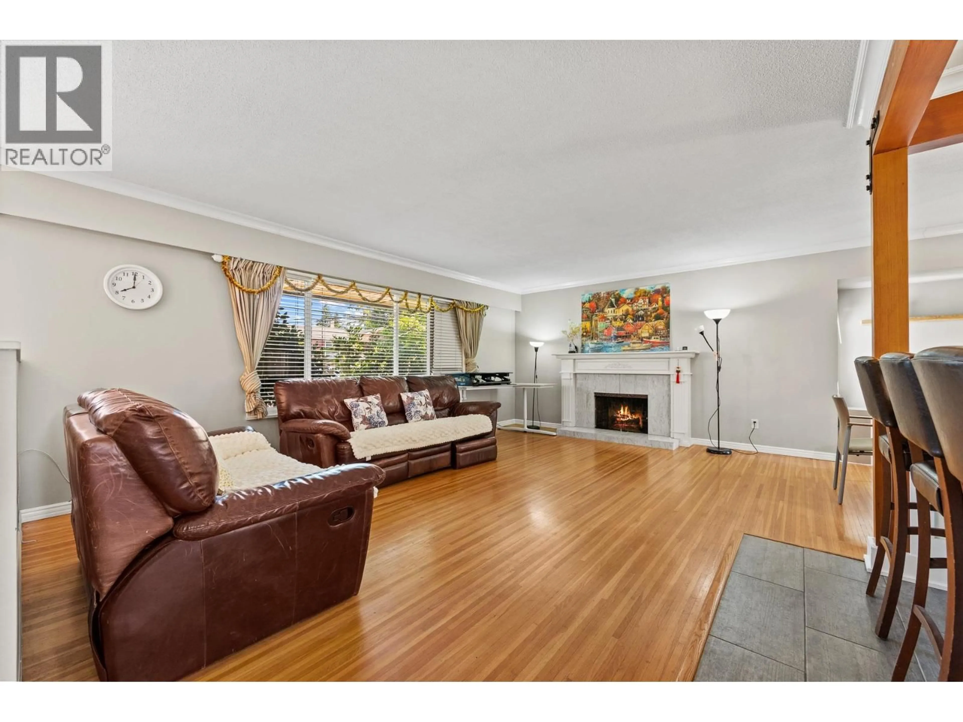 Living room with furniture, unknown for 1594 ELINOR CRESCENT, Port Coquitlam British Columbia V3C2Y9