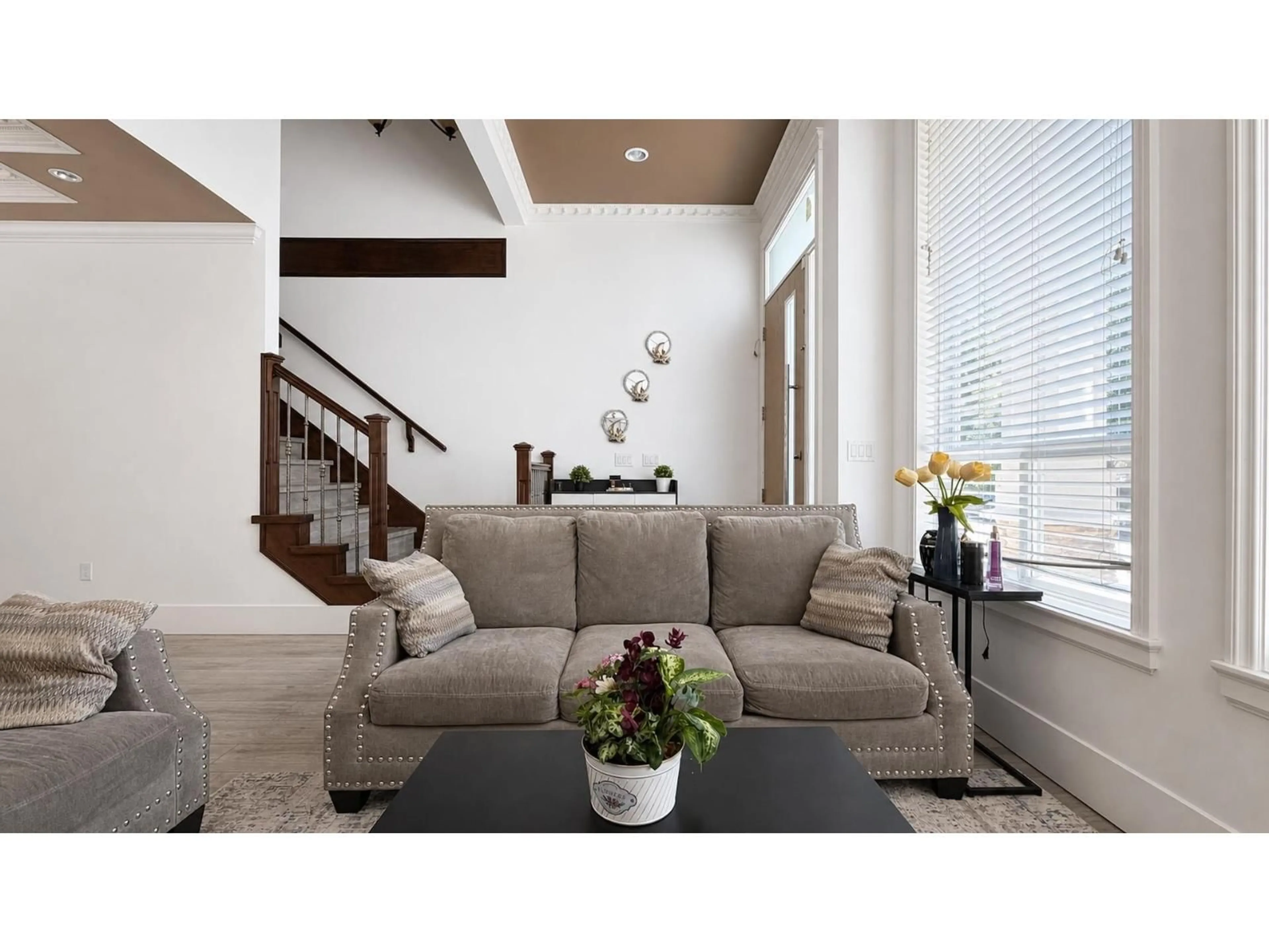 Living room with furniture, unknown for 12579 66 AVENUE, Surrey British Columbia V3W1V6