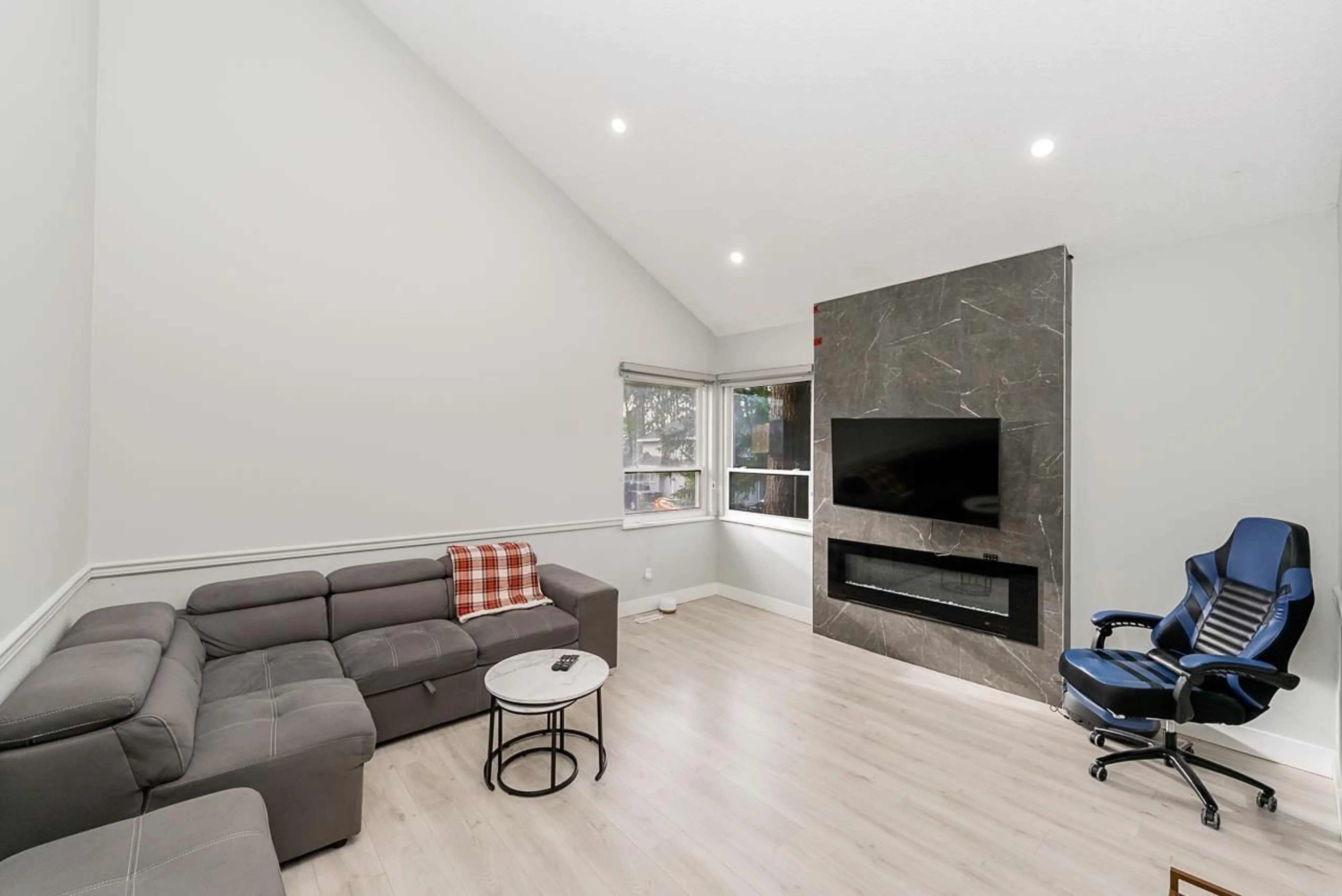 Living room with furniture, unknown for 8330 SHEAVES ROAD, Delta British Columbia V4C3X1