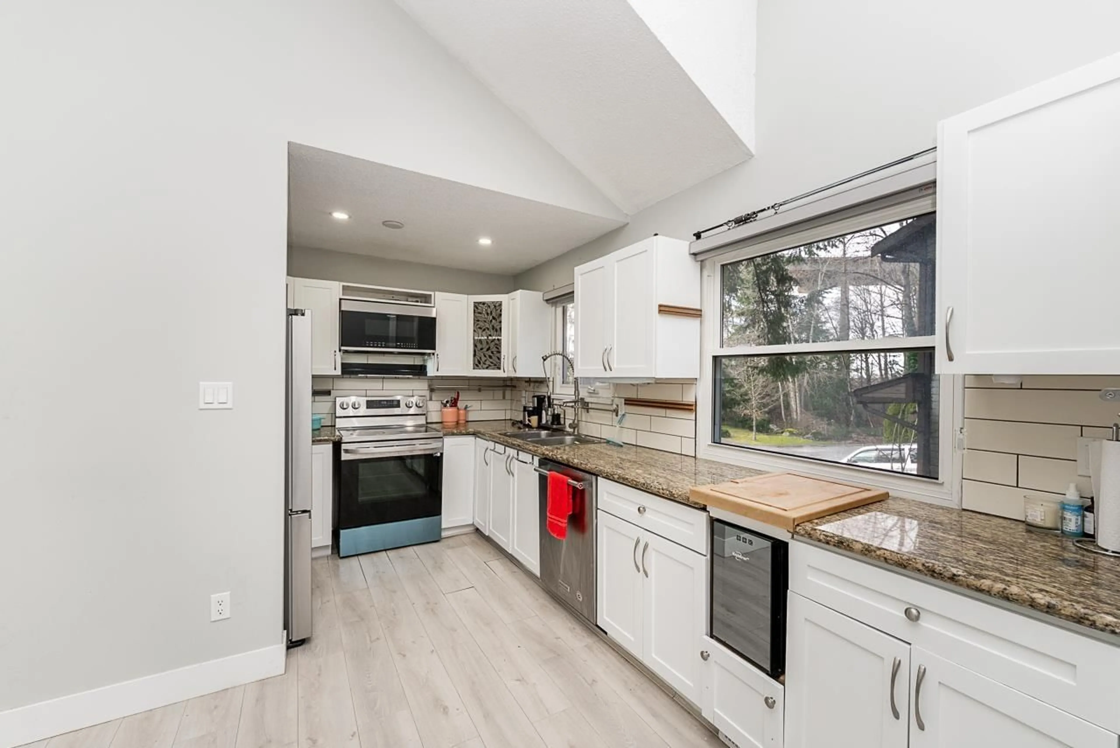 Open concept kitchen, unknown for 8330 SHEAVES ROAD, Delta British Columbia V4C3X1
