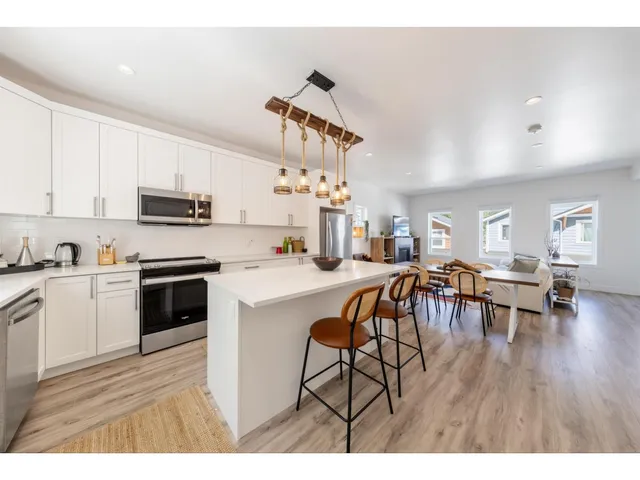 16 - 750 HOT SPRINGS ROAD, Harrison Hot Springs 5