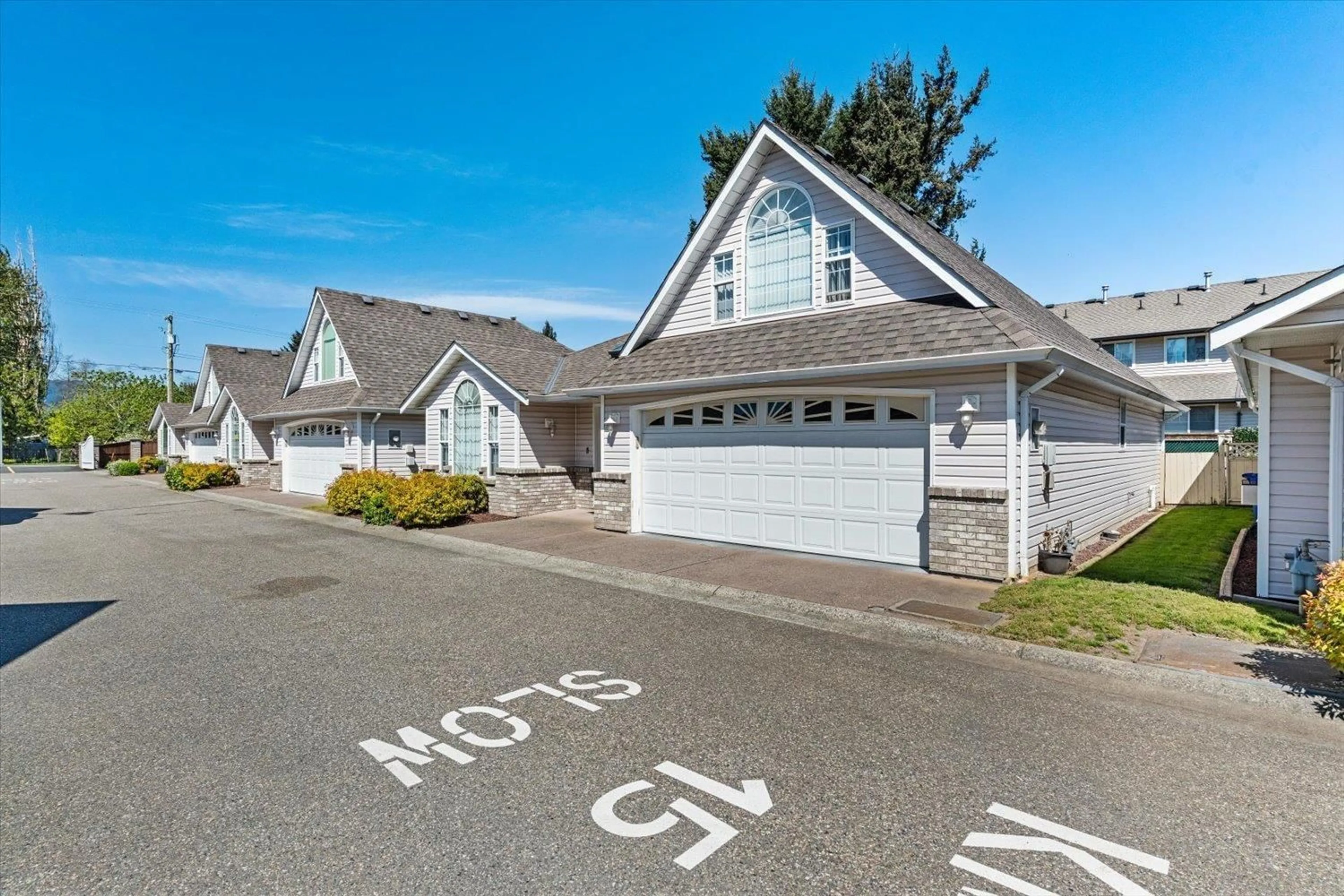 Home with vinyl exterior material, street for 3 - 6336 TYSON ROAD, Chilliwack British Columbia V2R3X7