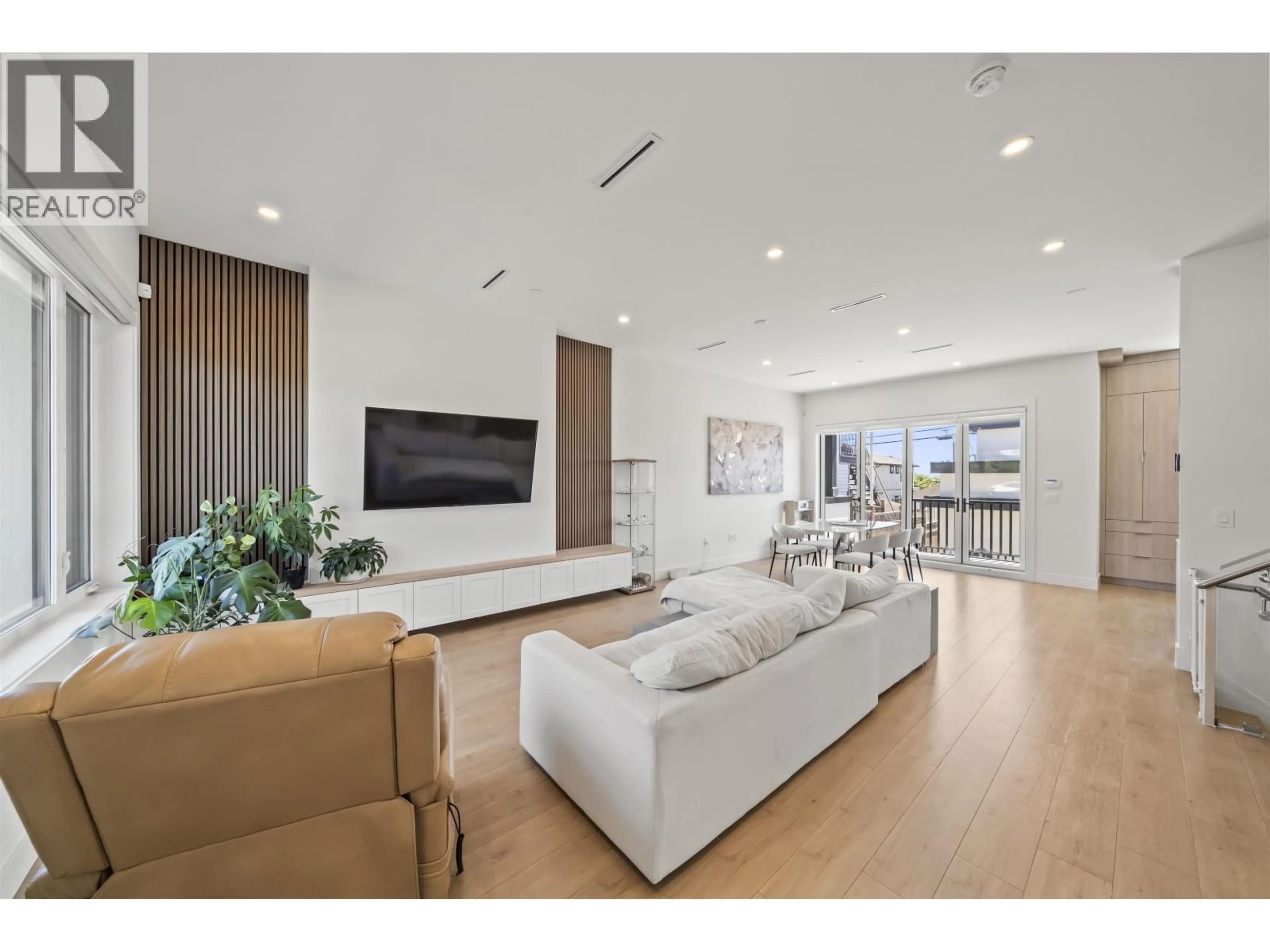 Unknown for 742 58TH AVENUE, Vancouver British Columbia V5X1W3