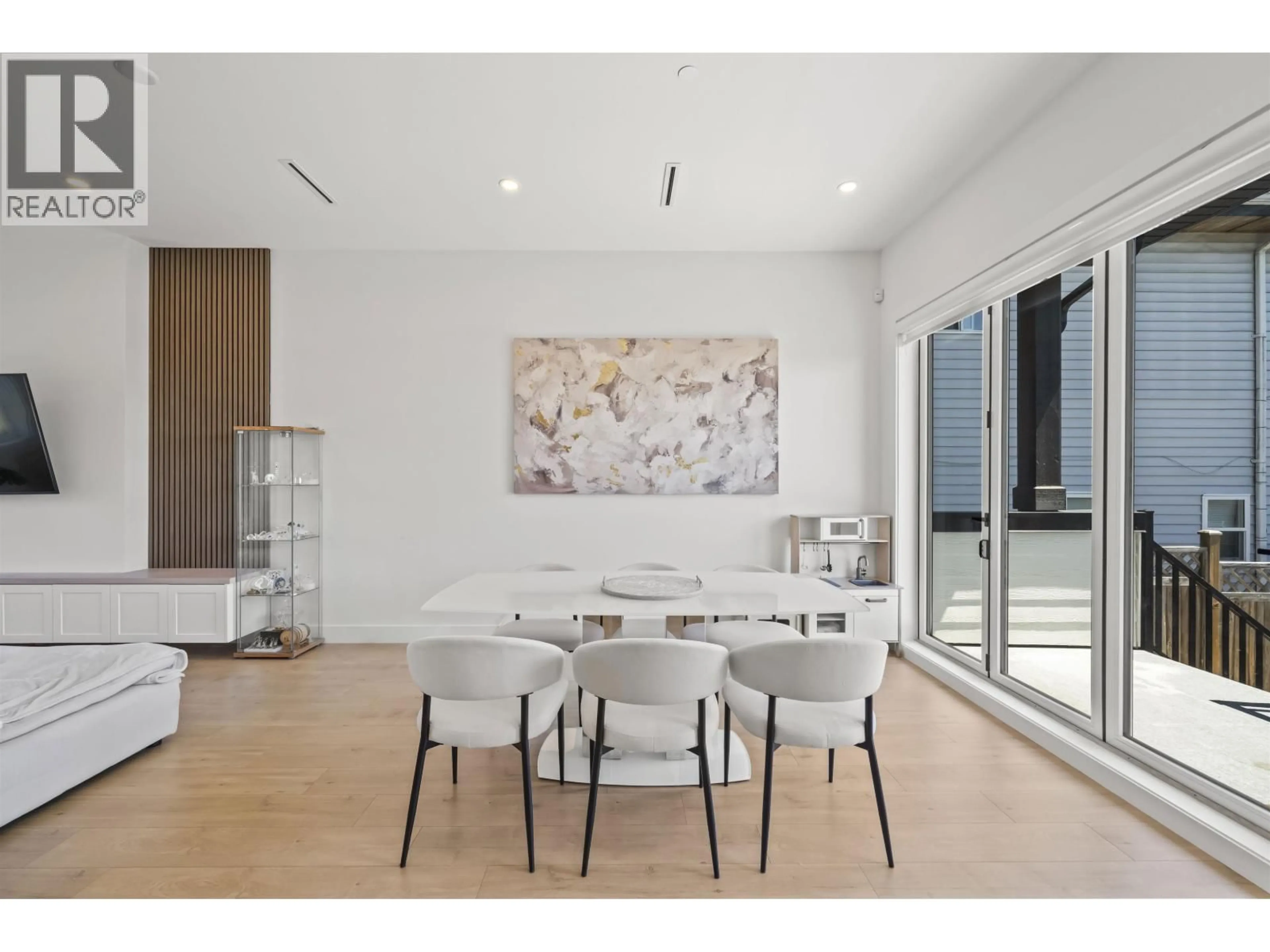 Dining room, wood/laminate floor for 742 58TH AVENUE, Vancouver British Columbia V5X1W3