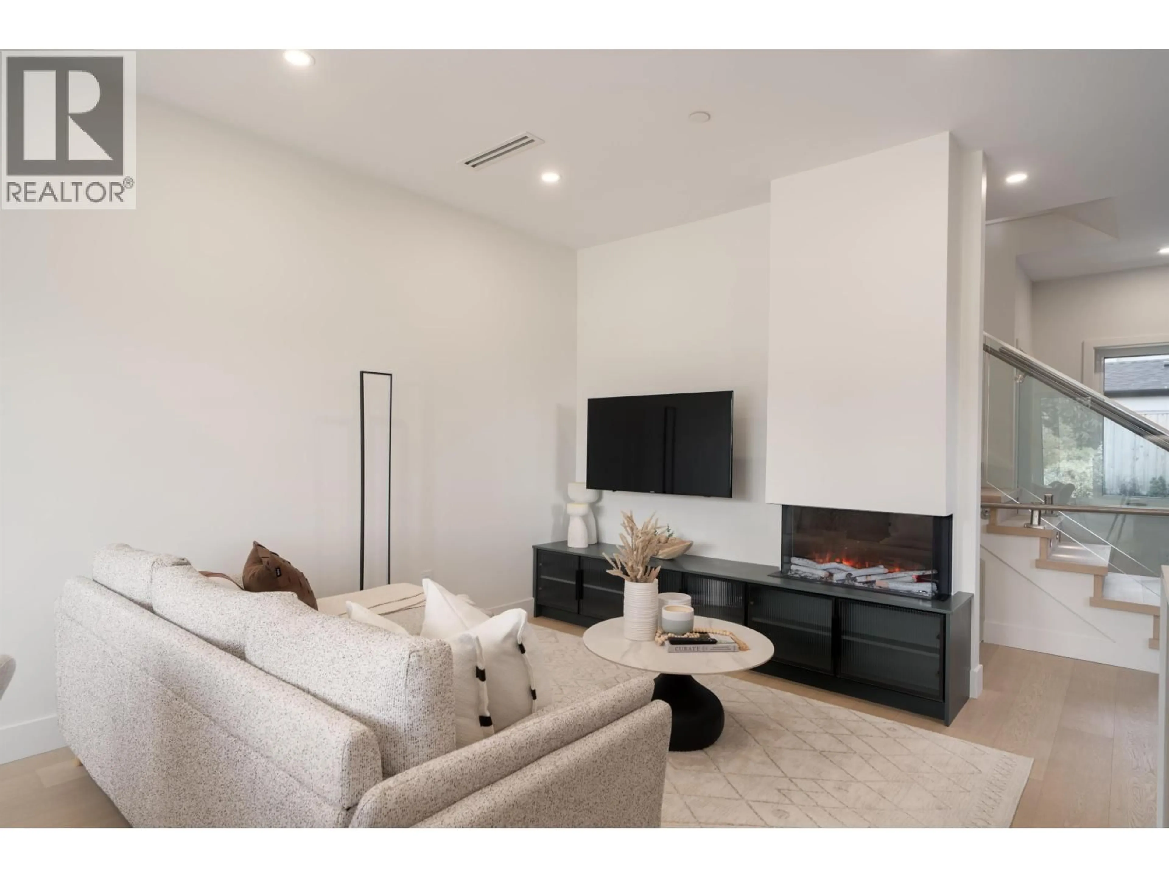 Living room with furniture, unknown for 2 - 8508 EAST BOULEVARD, Vancouver British Columbia V6P5E6