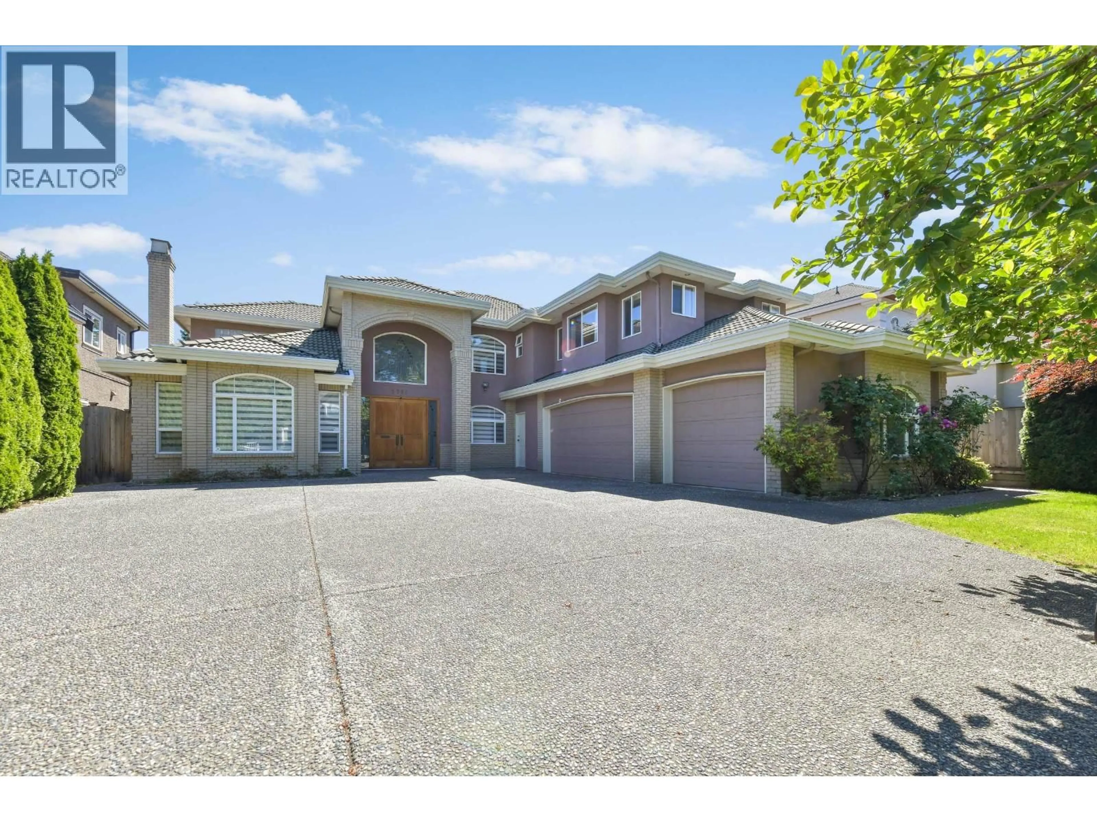 A pic from outside/outdoor area/front of a property/back of a property/a pic from drone, street for 9760 GILHURST CRESCENT, Richmond British Columbia V7A1P2