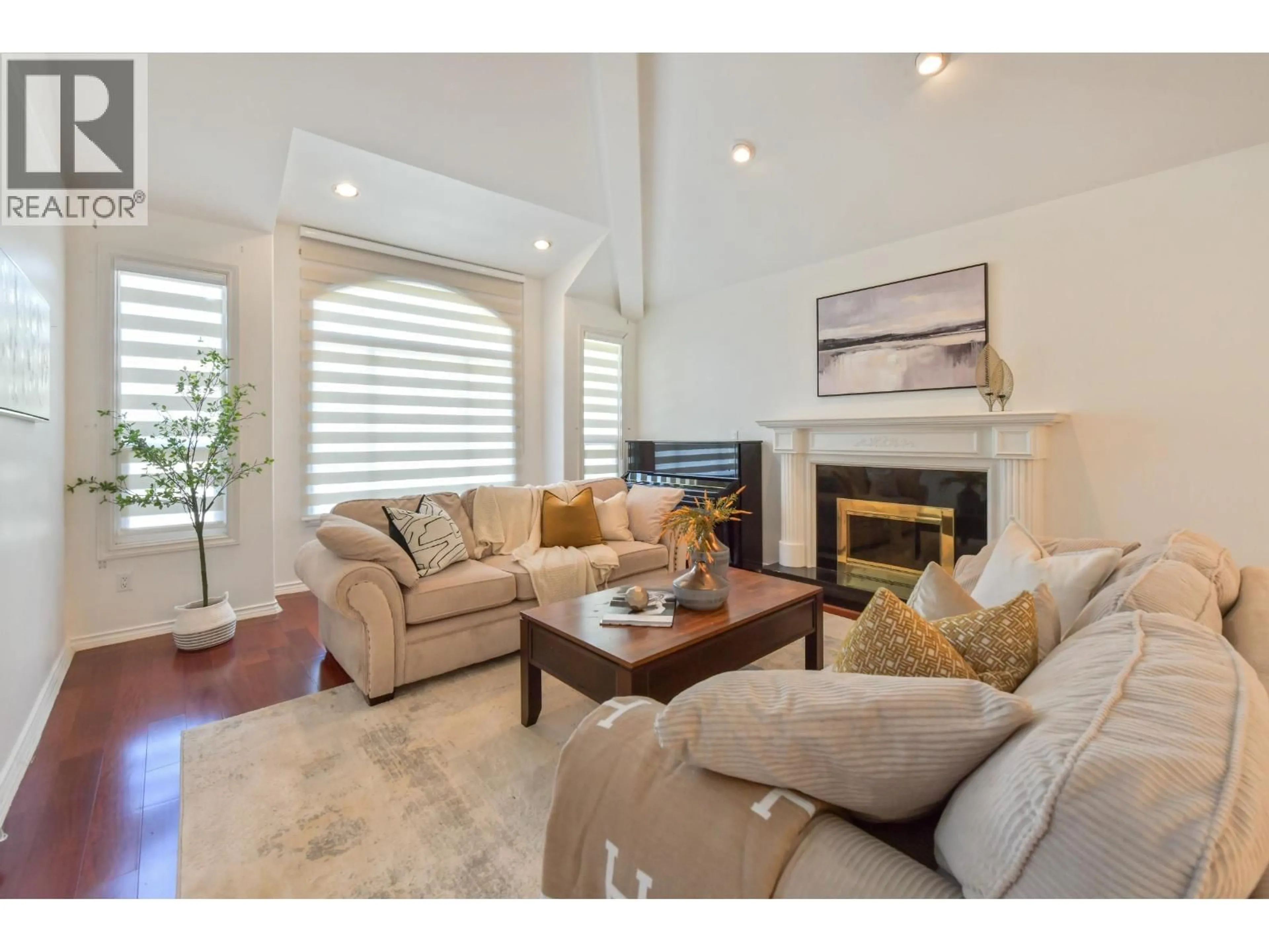 Living room with furniture, unknown for 9760 GILHURST CRESCENT, Richmond British Columbia V7A1P2
