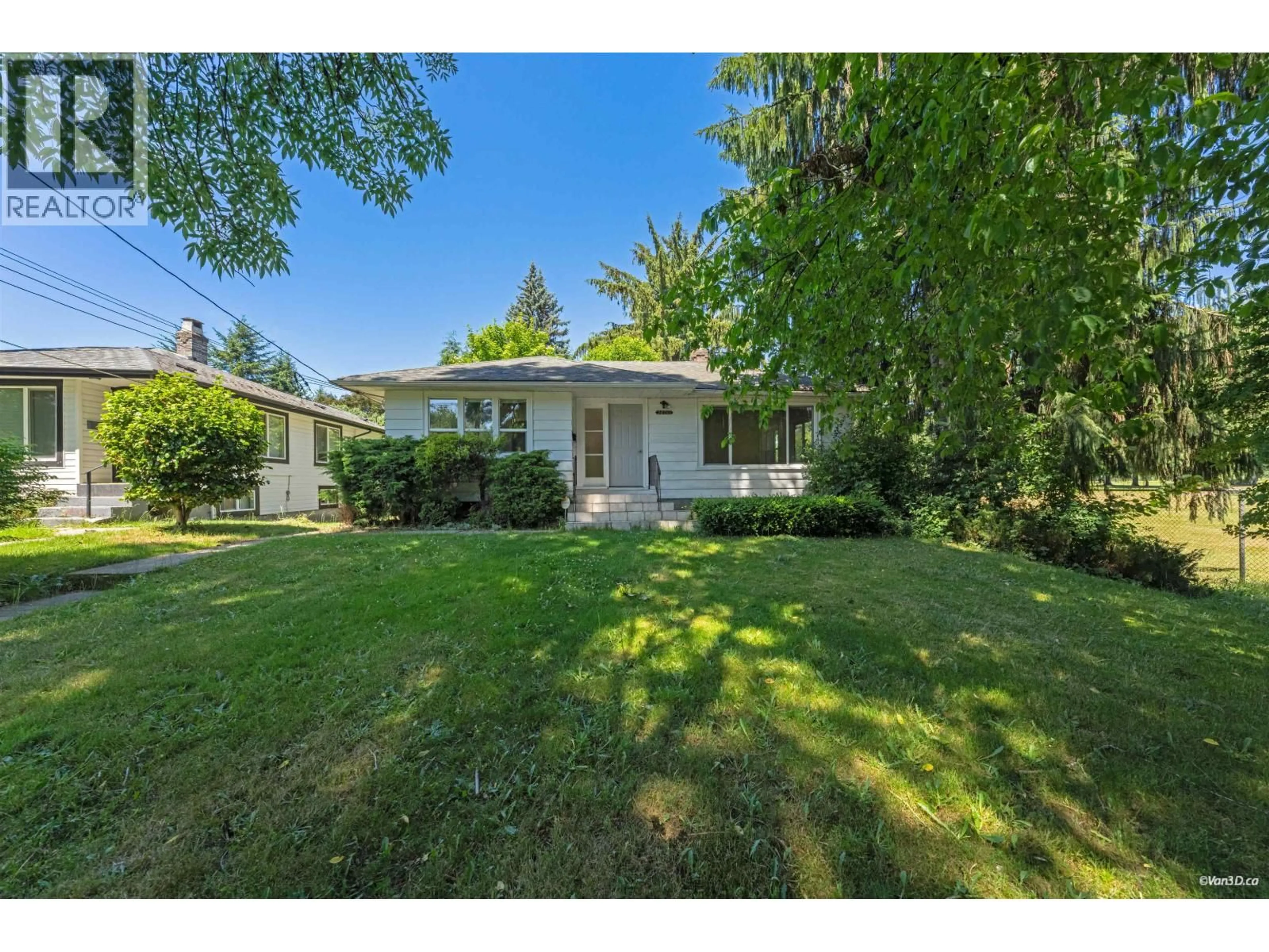 A pic from outside/outdoor area/front of a property/back of a property/a pic from drone, street for 20761 113 AVENUE, Maple Ridge British Columbia V2X1E8