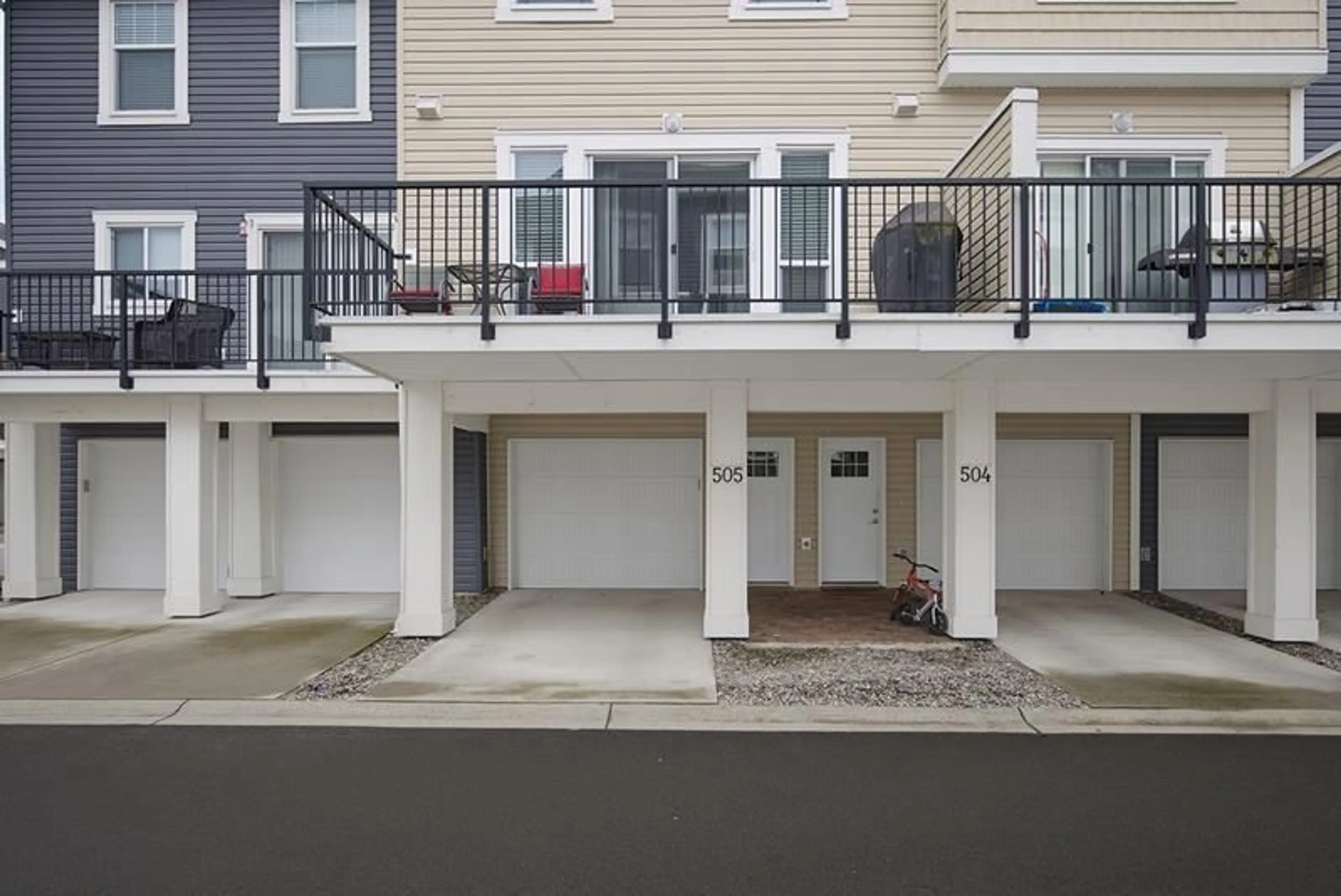 Patio, street for 505 - 32789 BURTON STREET, Mission British Columbia V4S0C9