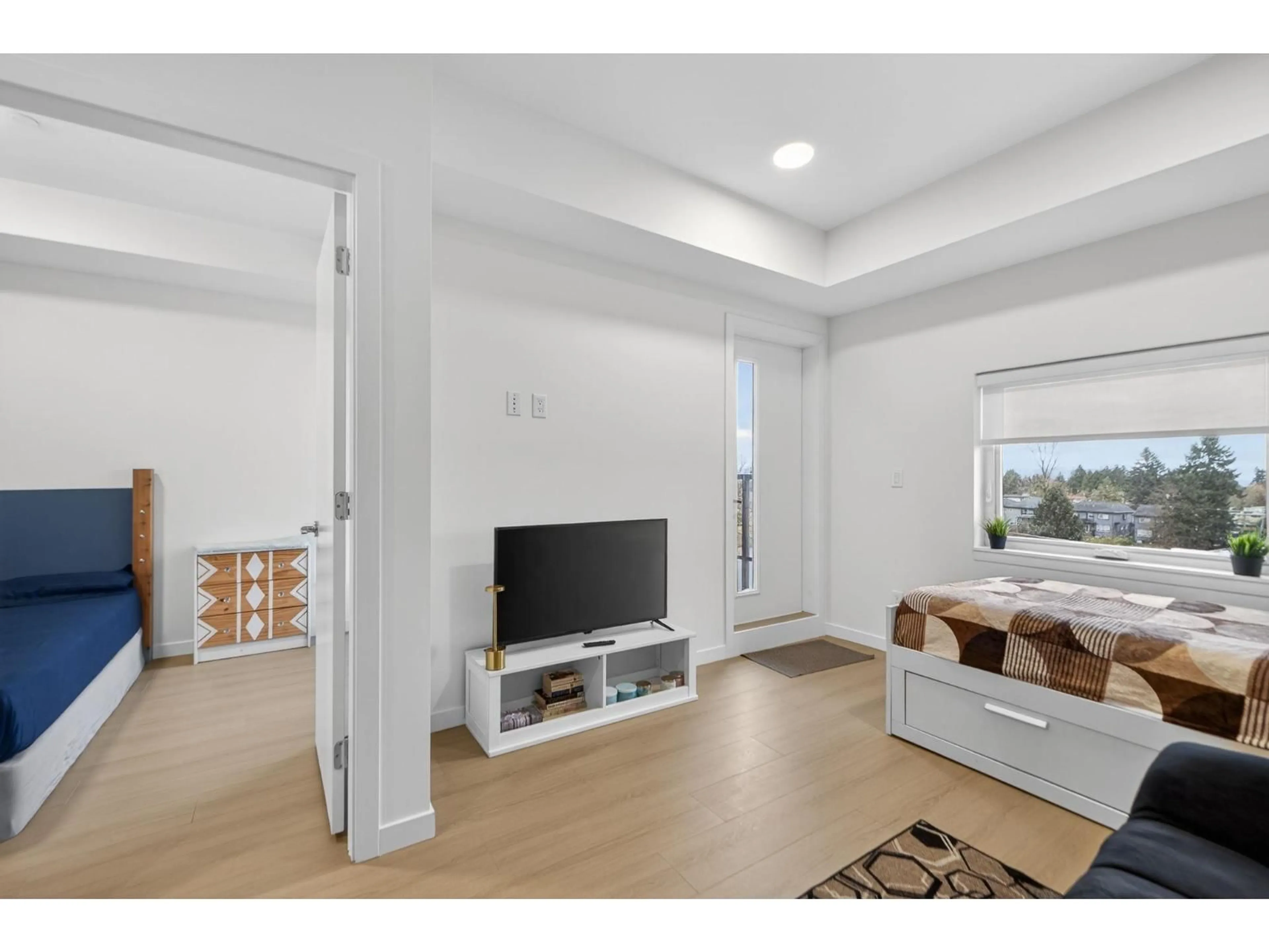Unknown for E512 - 10829 140 STREET, Surrey British Columbia V6V0A8