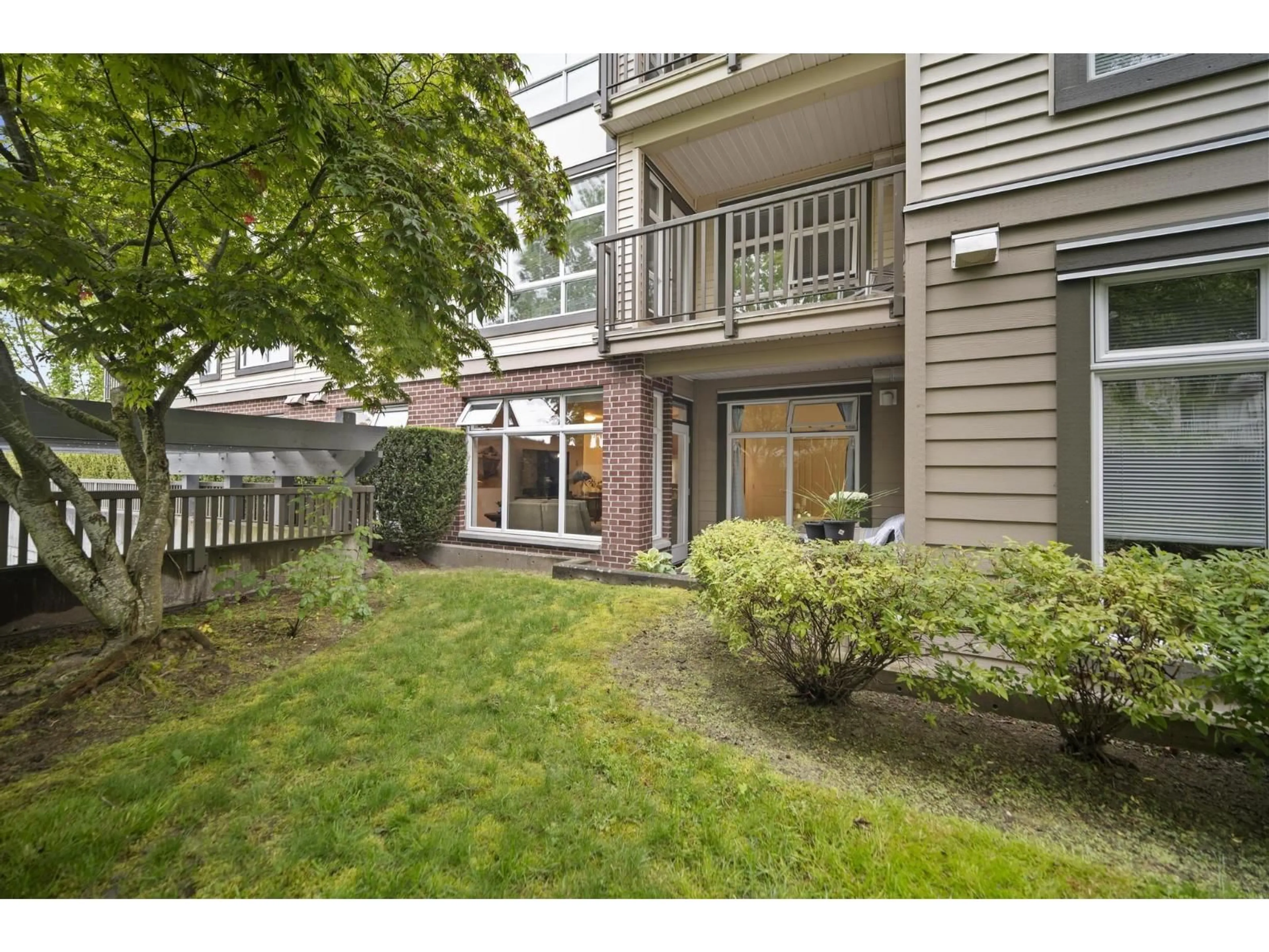 Patio, street for 103 - 15168 19 AVENUE, Surrey British Columbia V4A0A5