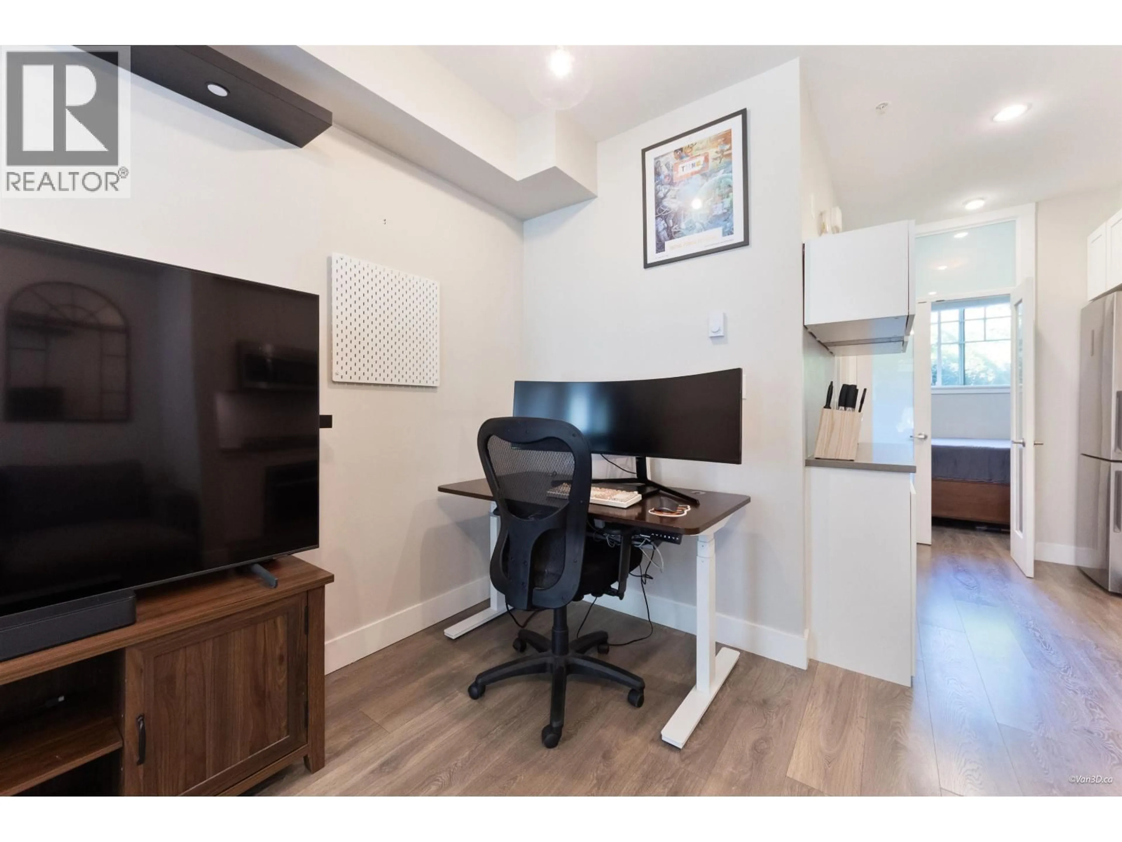 A pic of a room for 13 - 5132 CANADA WAY, Burnaby British Columbia V5E0C3