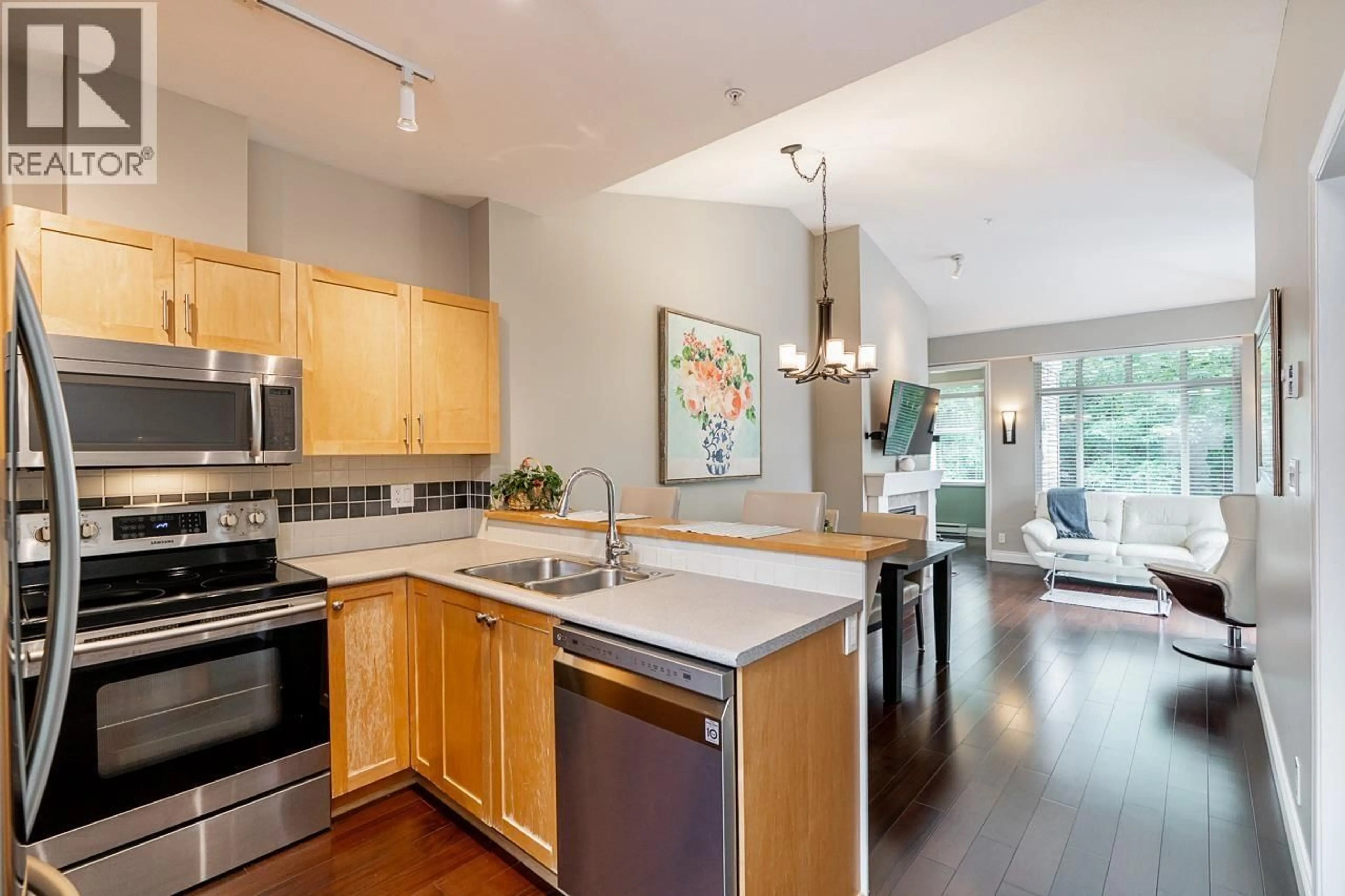 Open concept kitchen, unknown for 314 - 1675 10TH AVENUE, Vancouver British Columbia V6J2A2